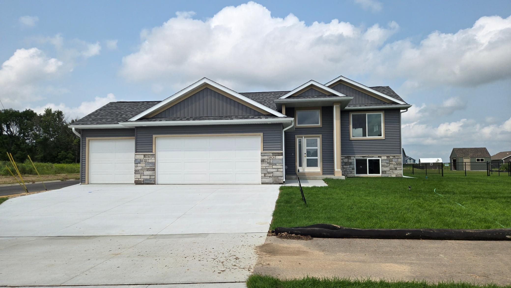 2nd image of 1801 12th Ave Ne, Austin, MN 55912 | MLS# 7111580