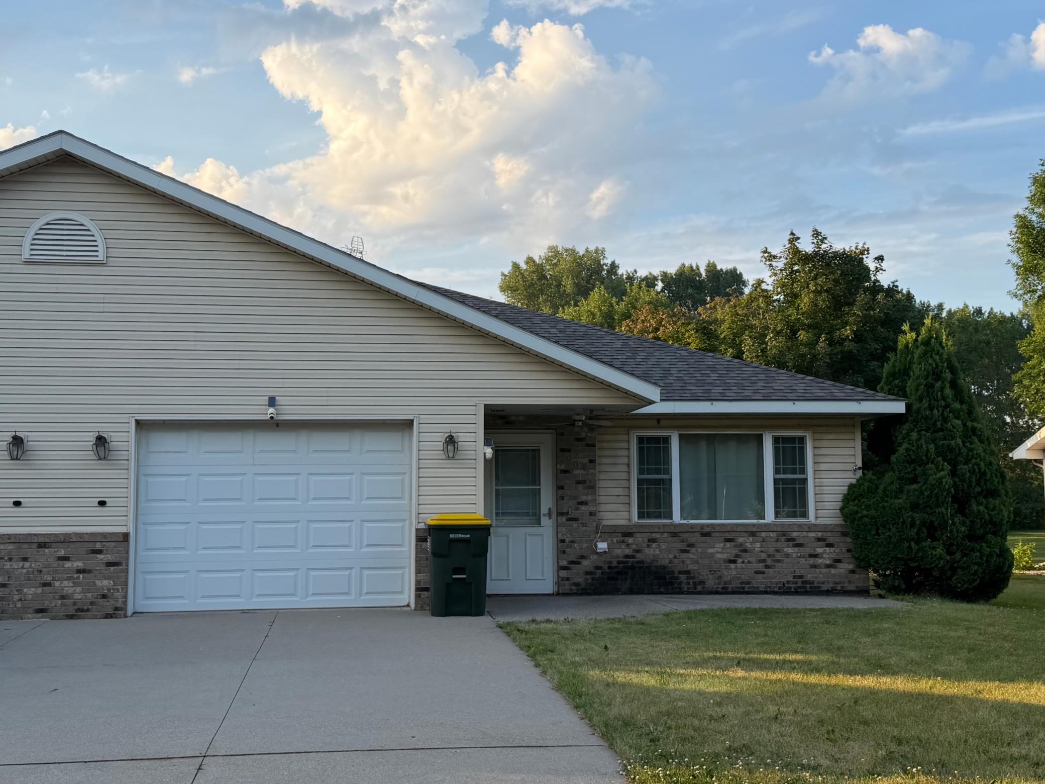 1st image of 904 Mcdermott Ave, Kandiyohi, MN 56251 | MLS# 7111600