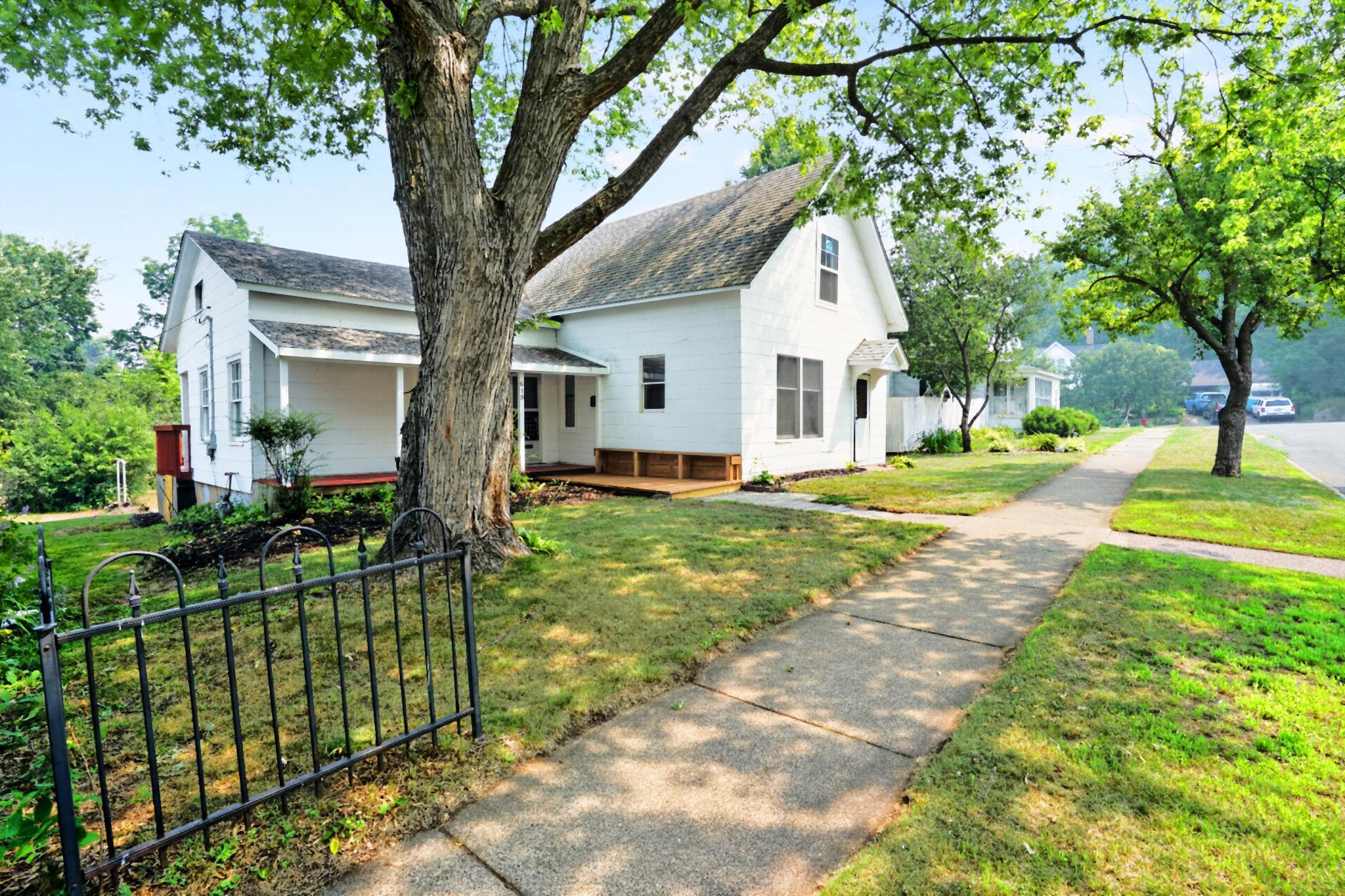 1st image of 619 Locust St, Hudson, WI 54016 | MLS# 7111647