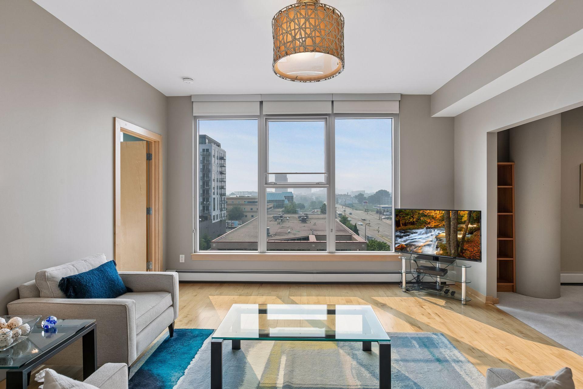 1st image of 215 10th Ave S #637, Minneapolis, MN 55415 | MLS# 7111752
