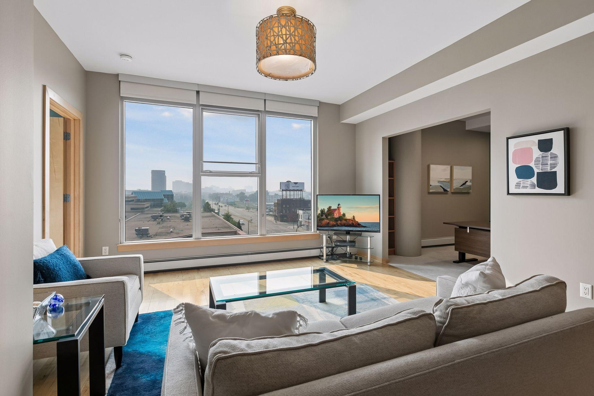 2nd image of 215 10th Ave S #637, Minneapolis, MN 55415 | MLS# 7111752