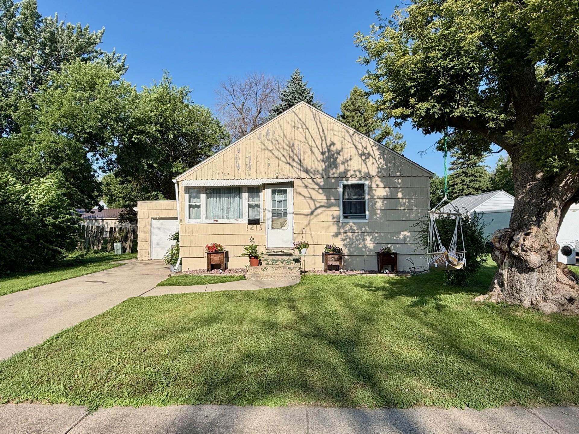 1st image of 1215 Douglas Ave, Worthington, MN 56187 | MLS# 7111821