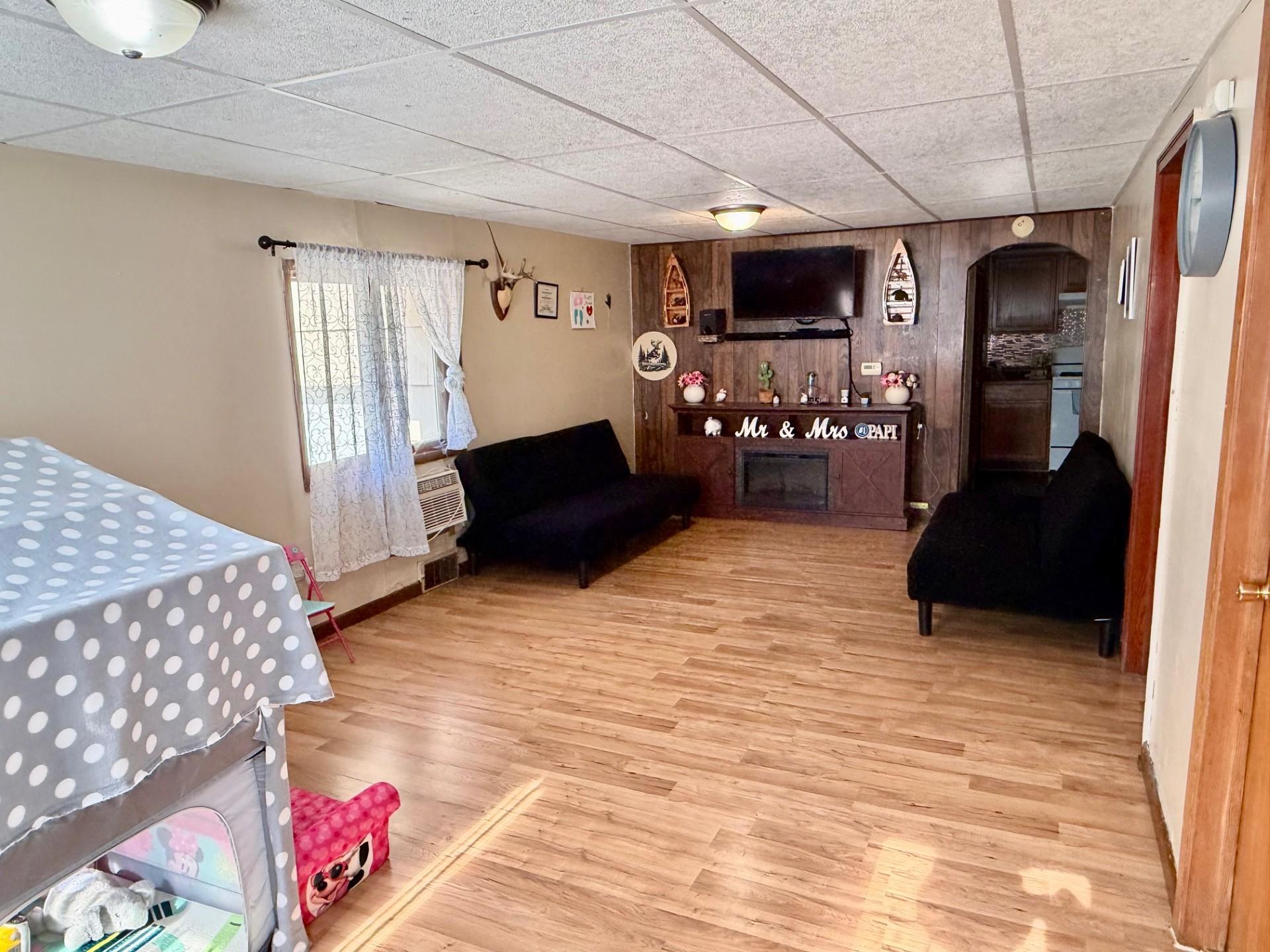 3rd image of 1215 Douglas Ave, Worthington, MN 56187 | MLS# 7111821