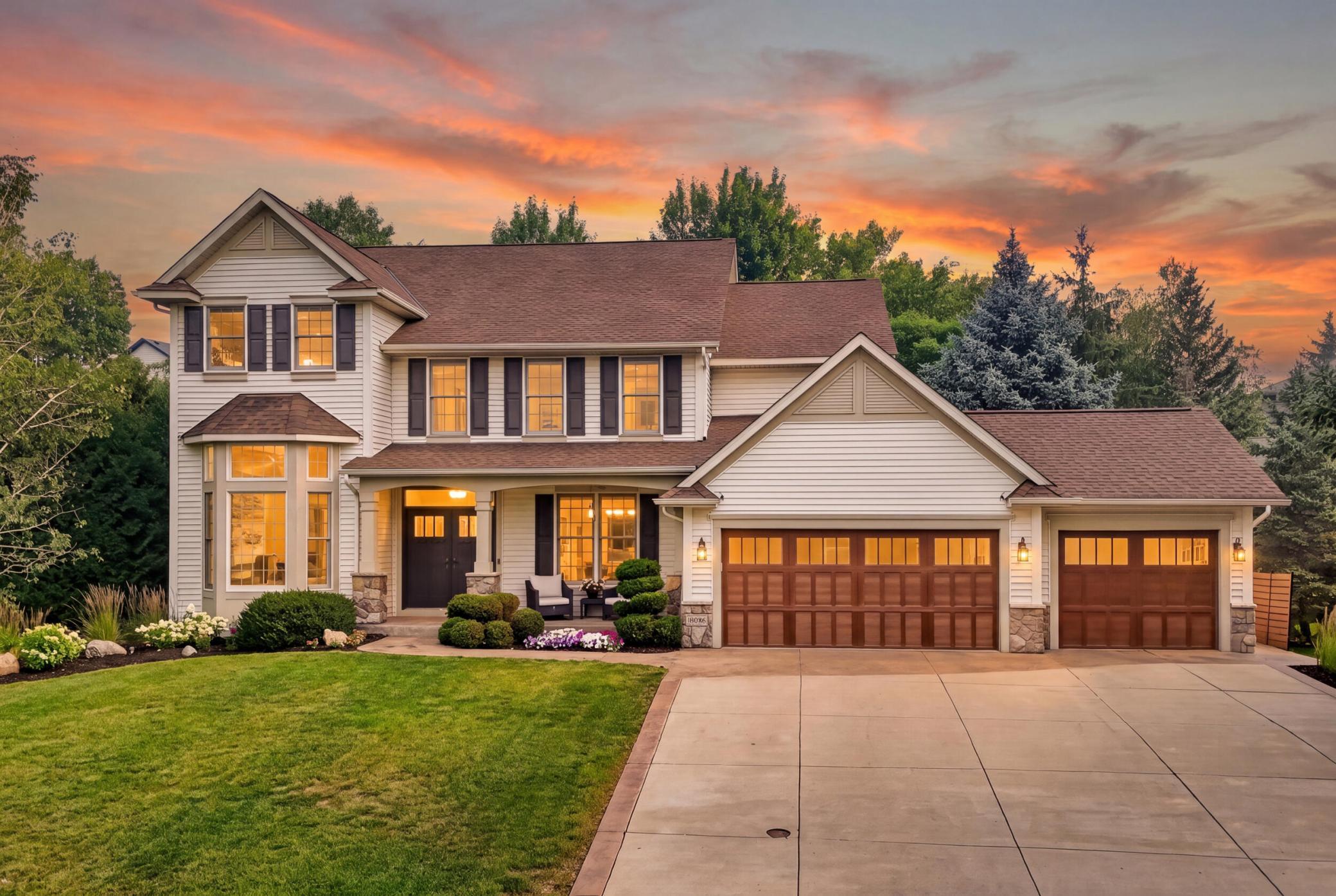 1st image of 19044 Inndale Dr, Lakeville, MN 55044 | MLS# 7111834
