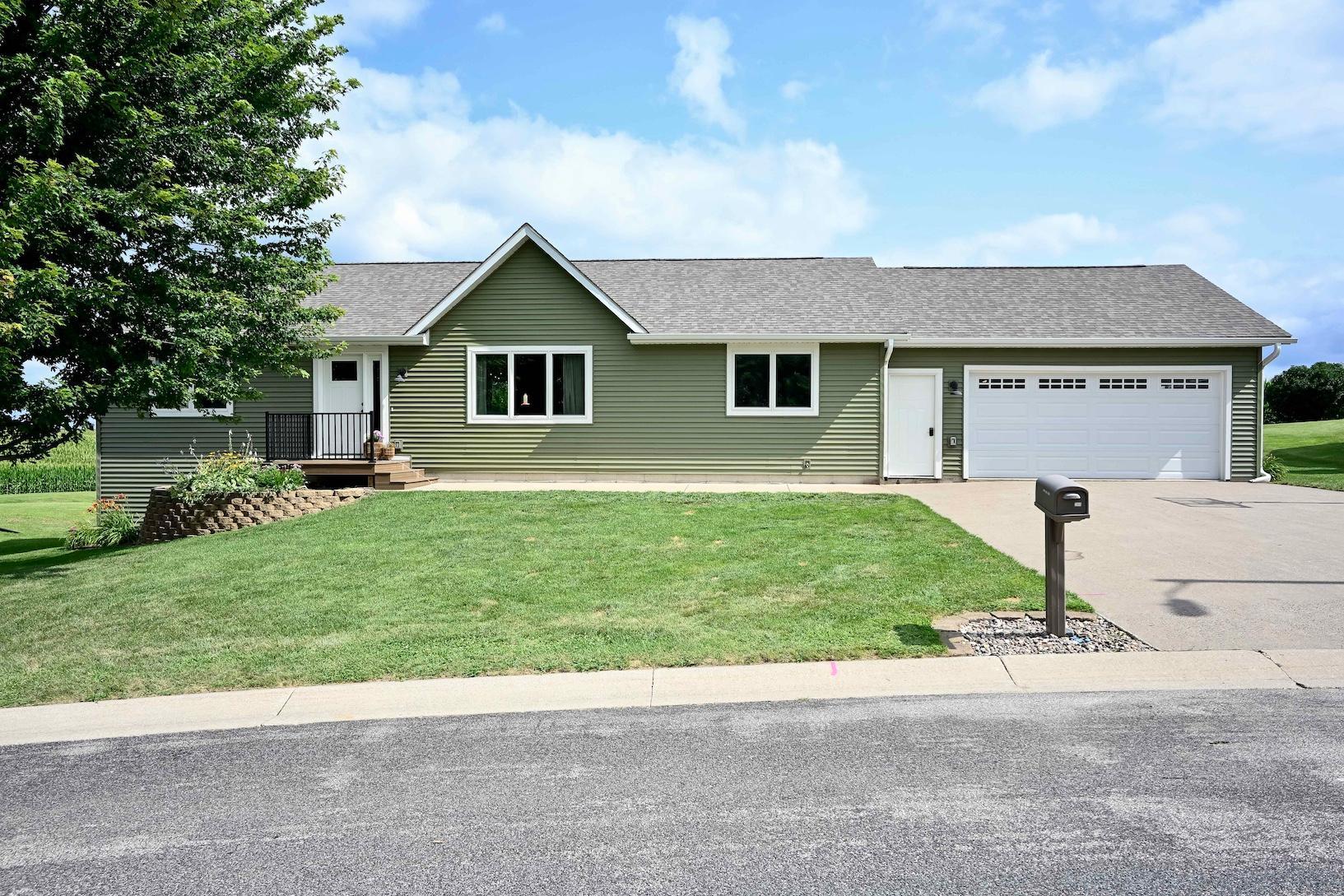 1st image of 206 Park Ave, Altura, MN 55910 | MLS# 7111850