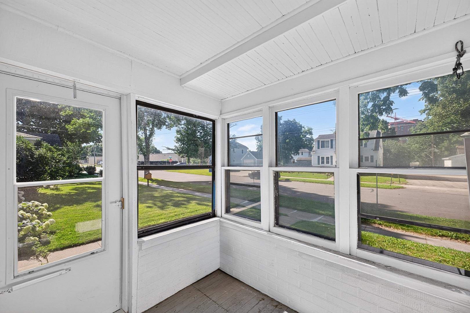 3rd image of 215 6Th St Nw, Rochester, MN 55901 | MLS# 7111855