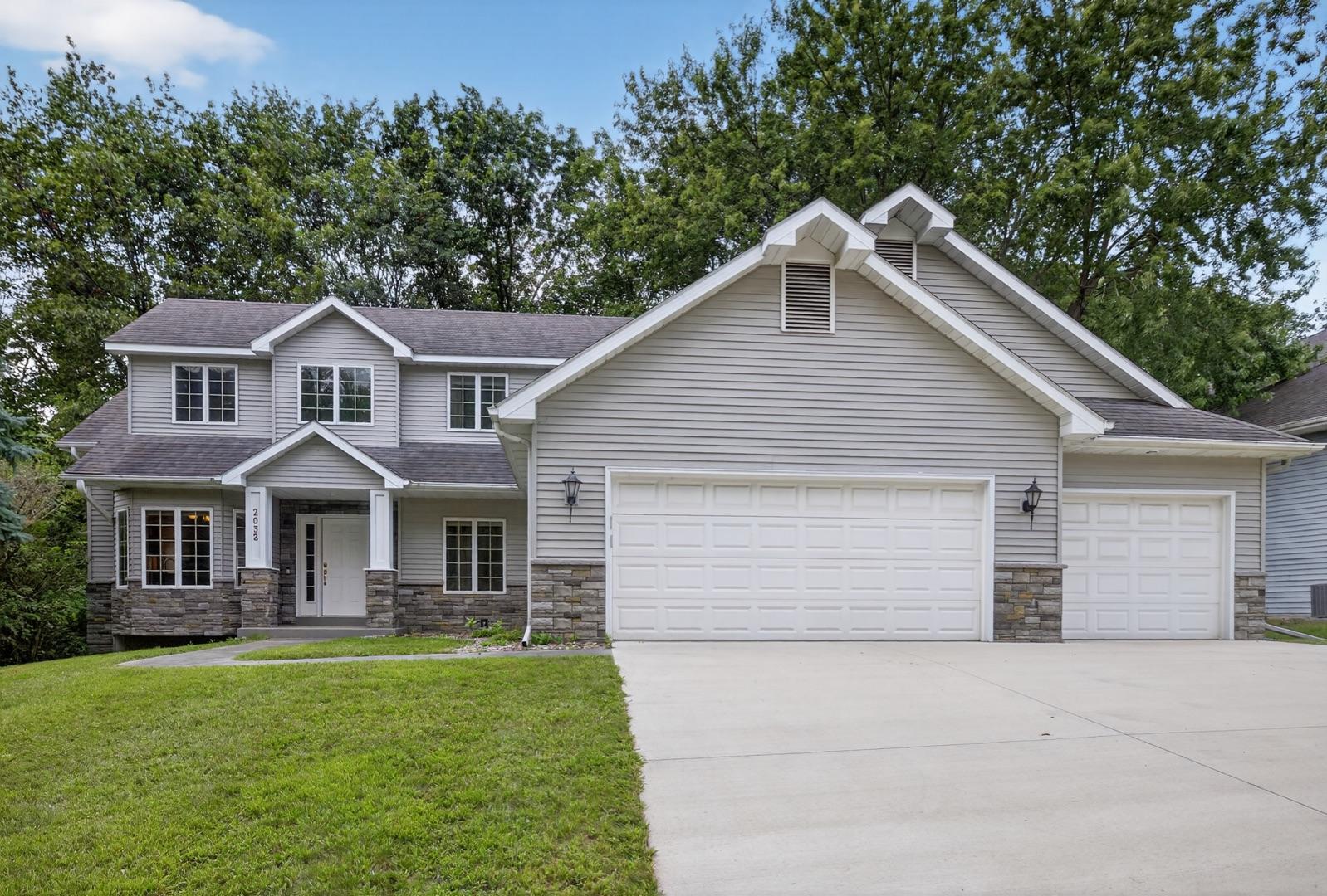 1st image of 2032 Fox Valley Dr Sw, Rochester, MN 55902 | MLS# 7111858