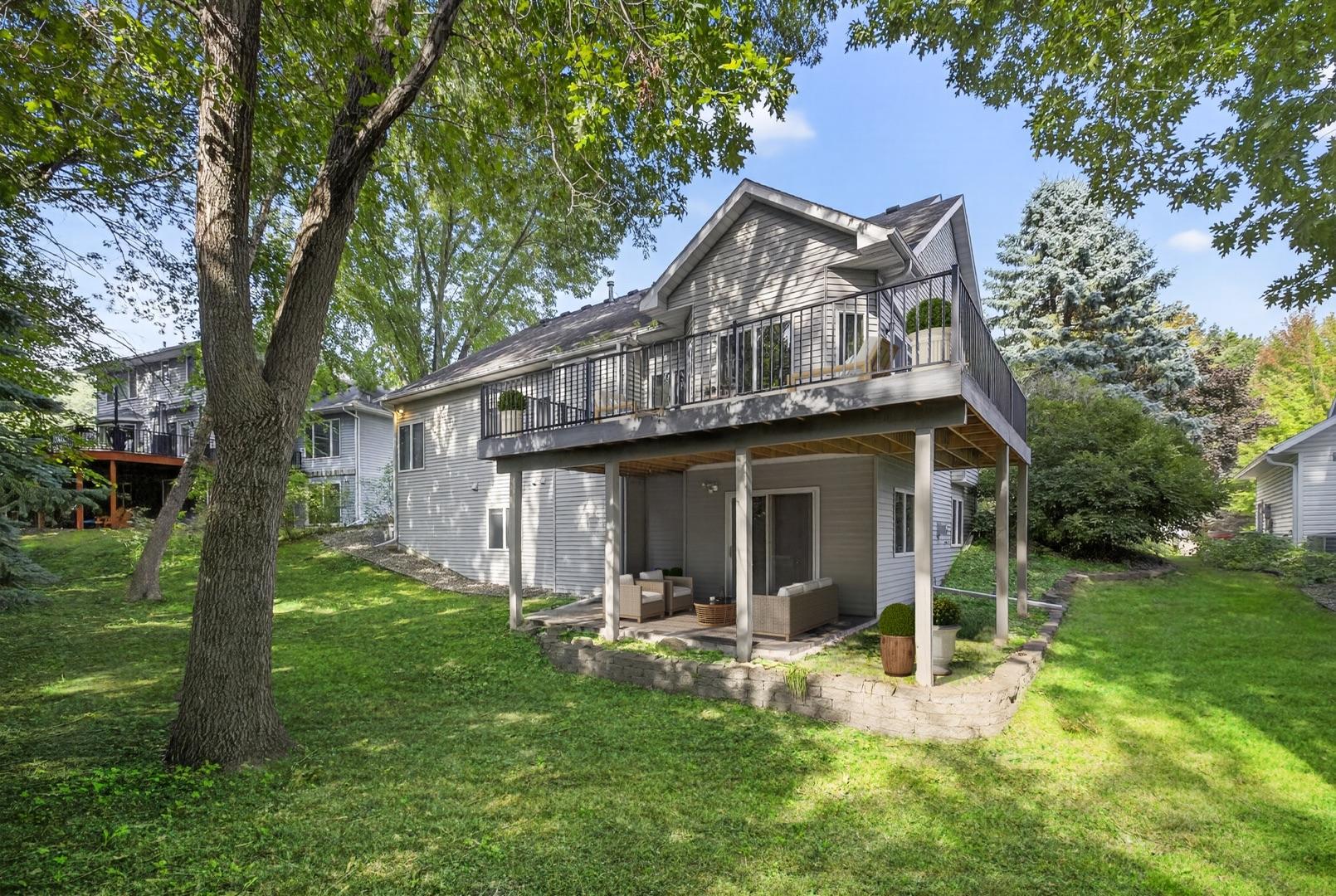 2nd image of 2032 Fox Valley Dr Sw, Rochester, MN 55902 | MLS# 7111858