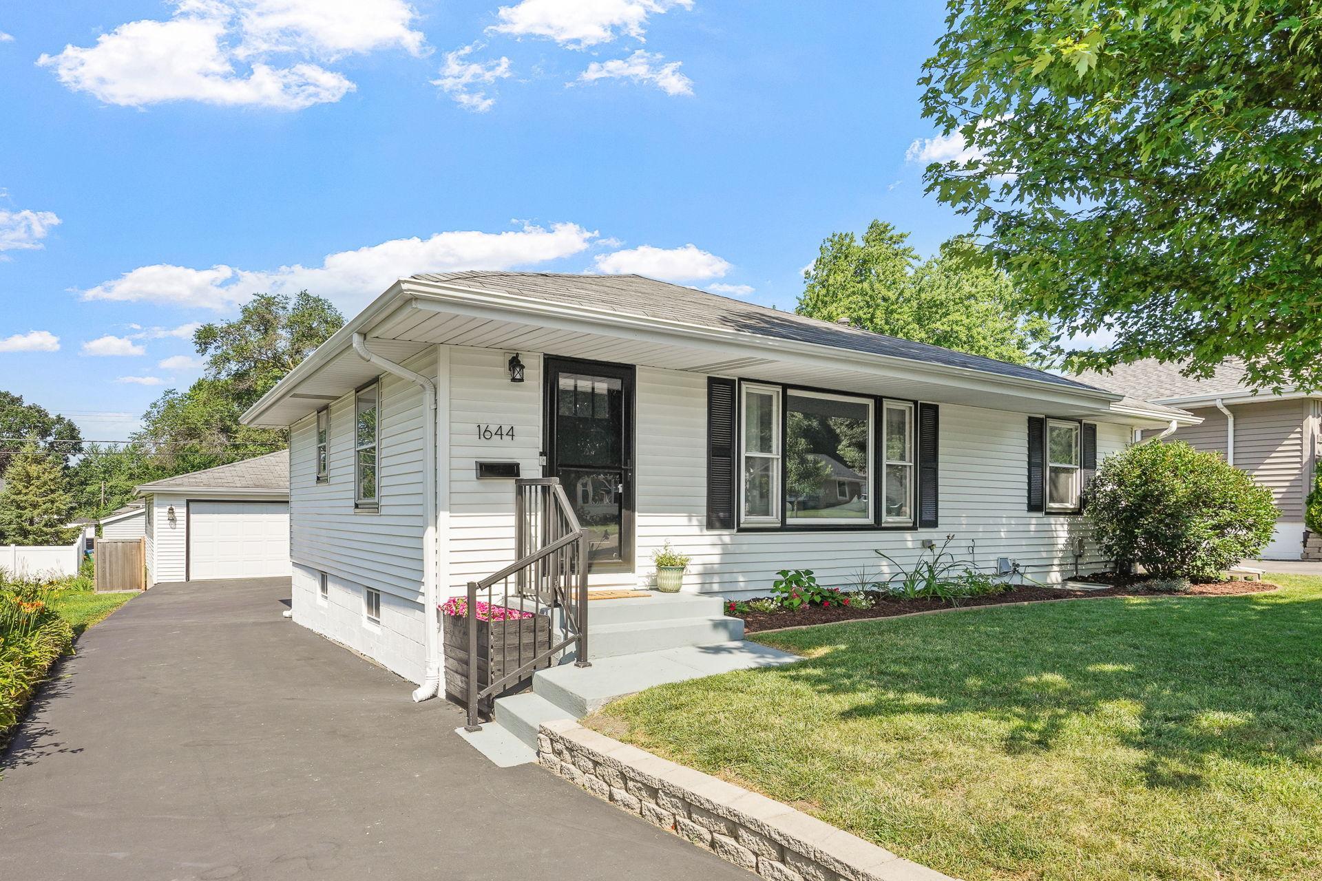 2nd image of 1644 Oregon Ave S, St. Louis Park, MN 55426 | MLS# 7111878