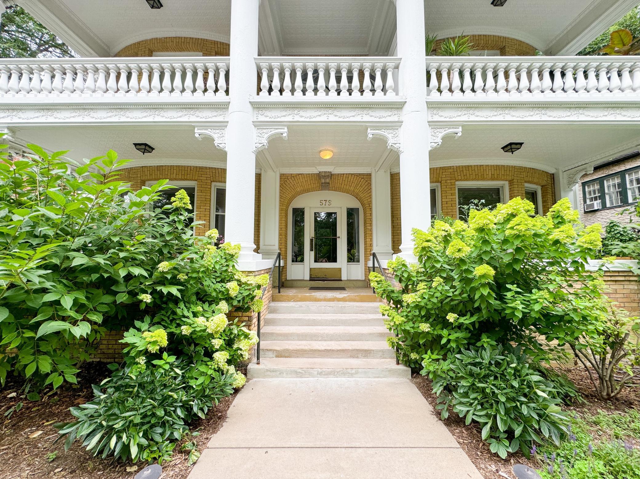 2nd image of 579 Summit Ave #102, Saint Paul, MN 55102 | MLS# 7111911
