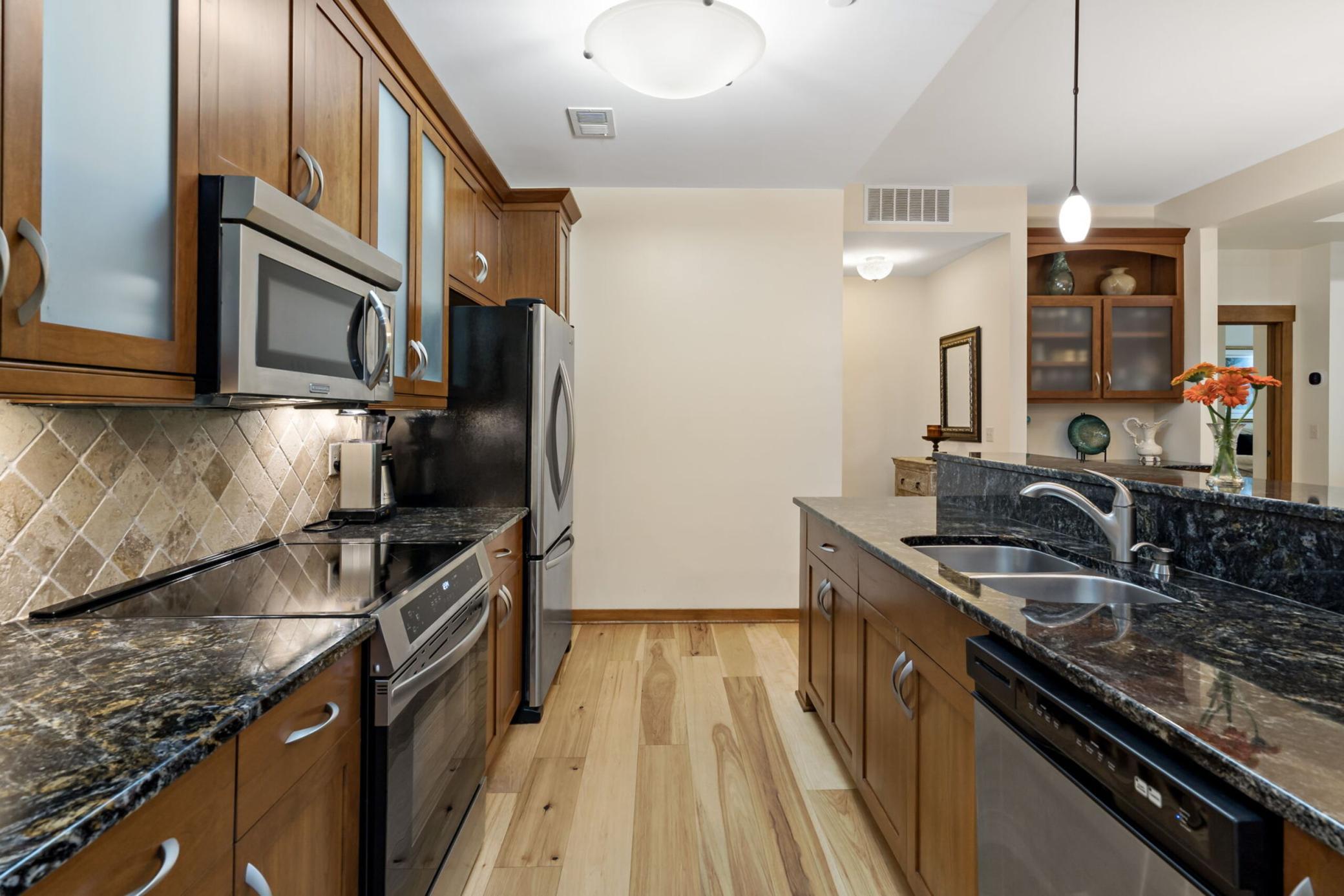 3rd image of 715 Linden St #108, Mendota Heights, MN 55118 | MLS# 7111970