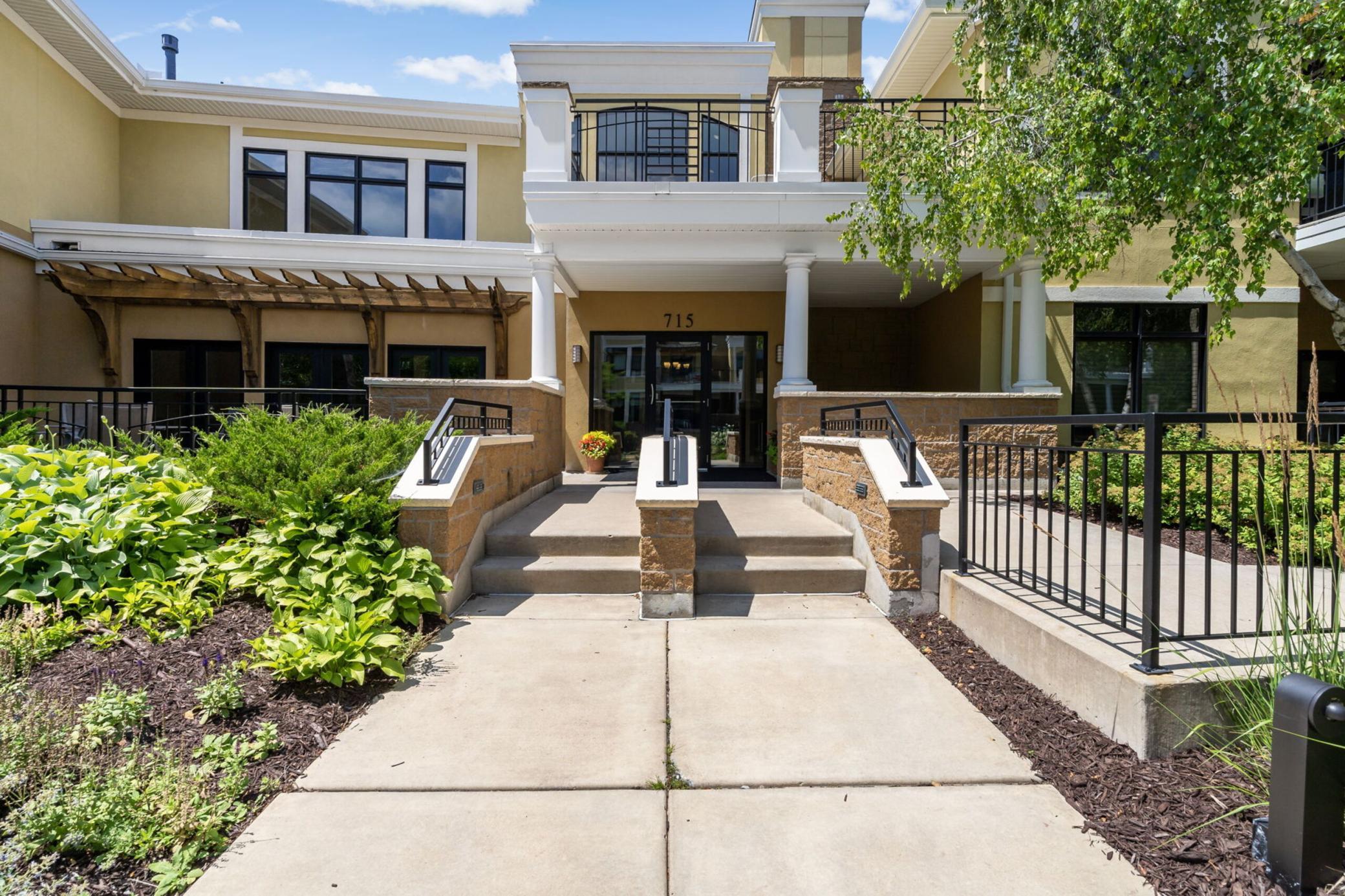 Homes for sale in Mendota Heights, MN | 715 Linden St #108, Mendota Heights, MN 55118 | MLS# 7111970