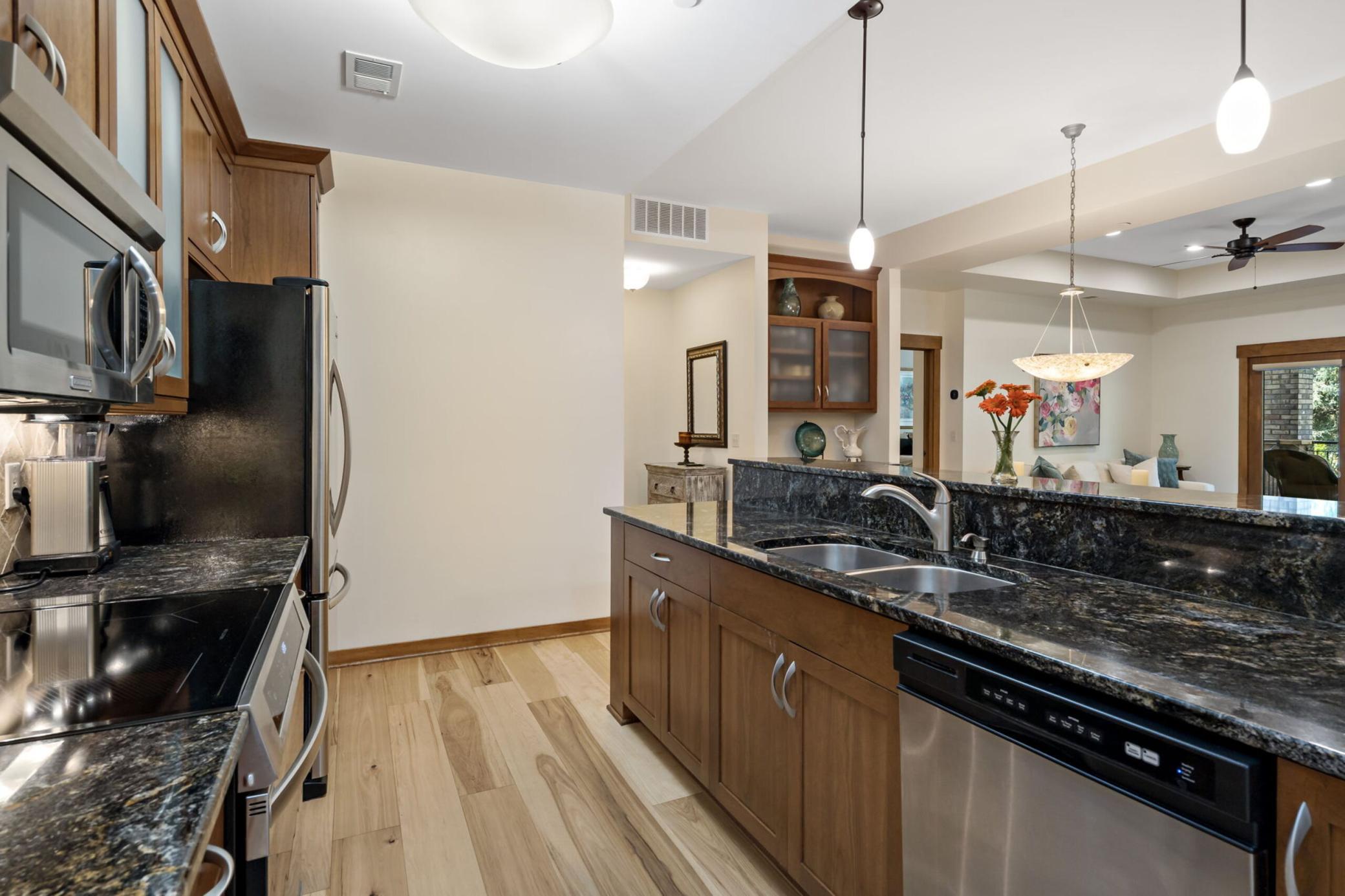 4th image of 715 Linden St #108, Mendota Heights, MN 55118 | MLS# 7111970