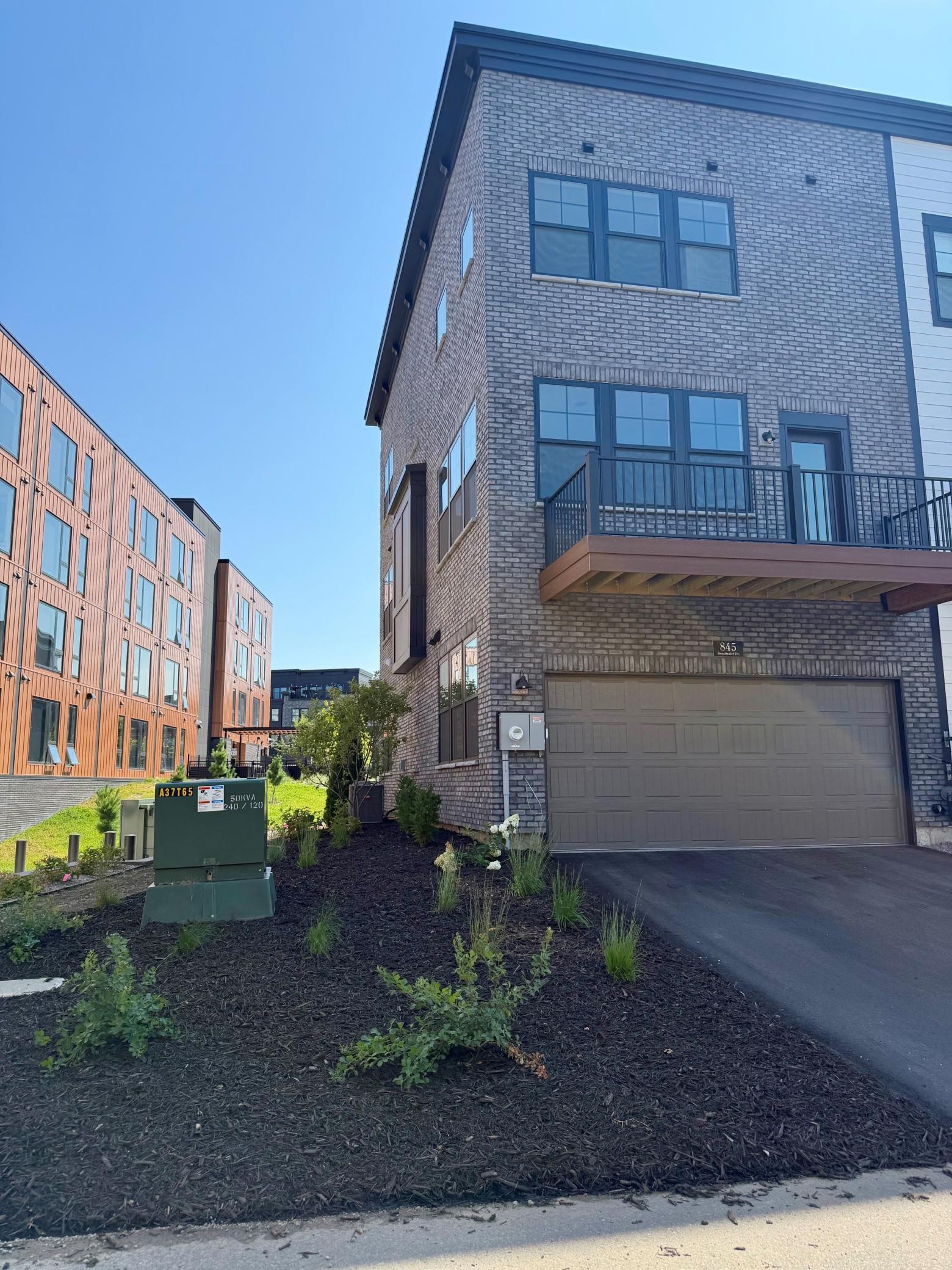 3rd image of 845 Sweetwater Dr, Saint Paul, MN 55116 | MLS# 7111999