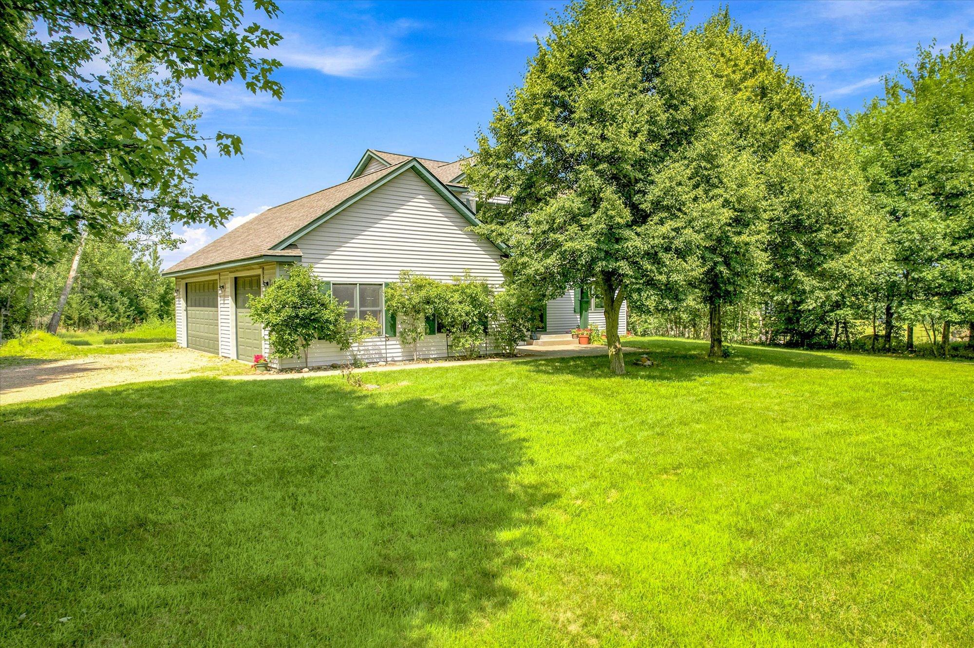 2nd image of 844 Moonbeam Rd W, Hudson, WI 54016 | MLS# 7112010