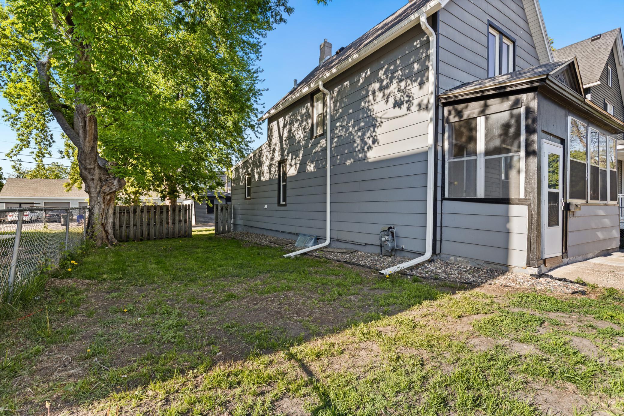 20th image of 513 Van Buren Ave, Saint Paul, MN 55103 | MLS# 7112013