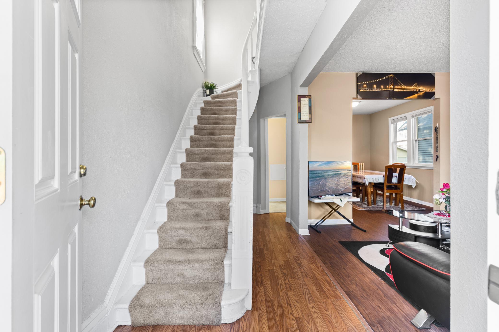 3rd image of 513 Van Buren Ave, Saint Paul, MN 55103 | MLS# 7112013