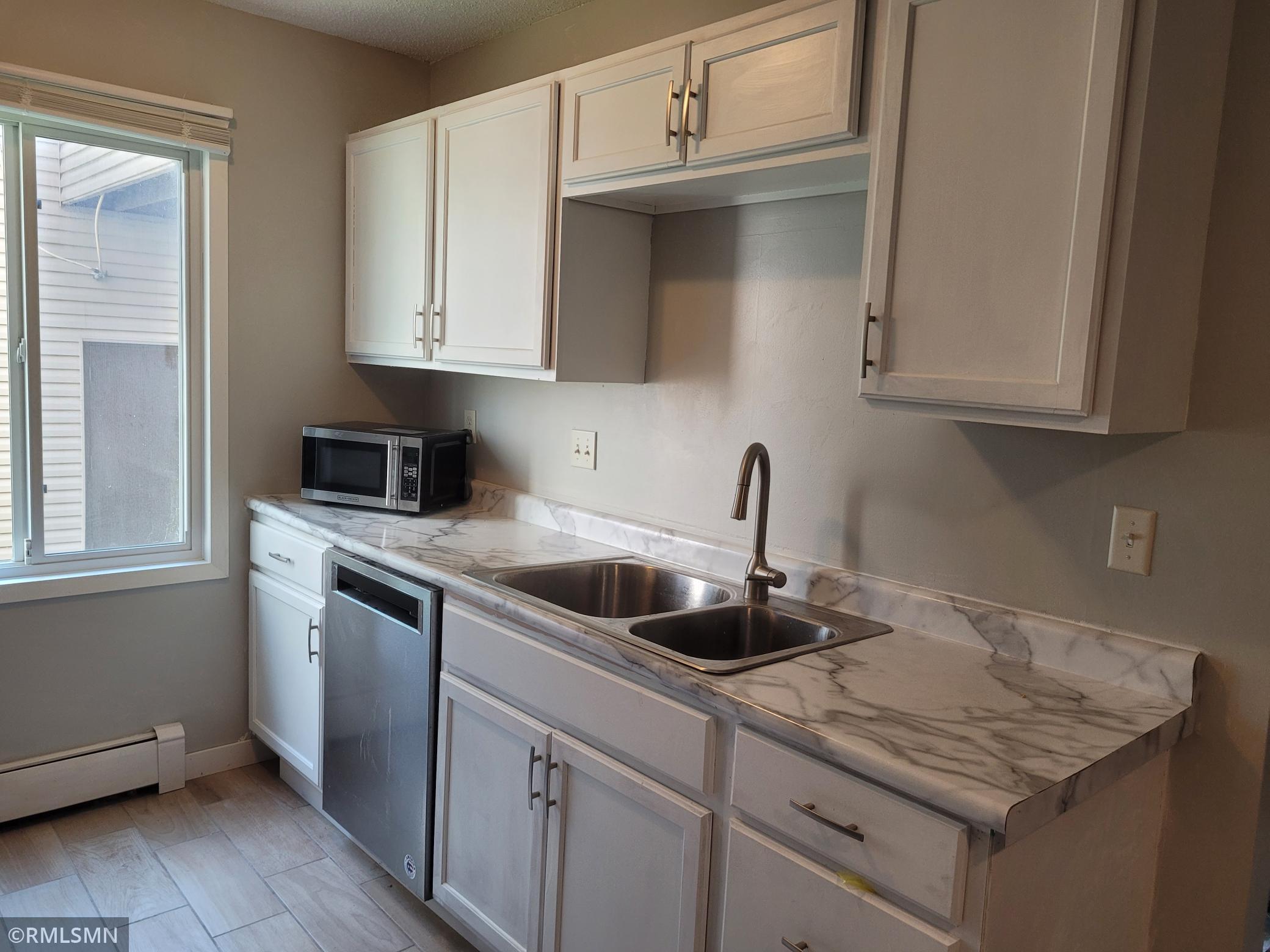 4th image of 10840 Rockford Rd #111, Plymouth, MN 55442 | MLS# 7112077