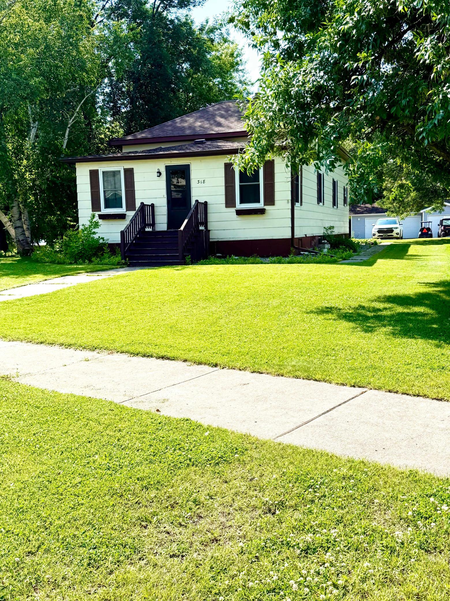 1st image of 318 2nd St Se, Hallock, MN 56728 | MLS# 7112090