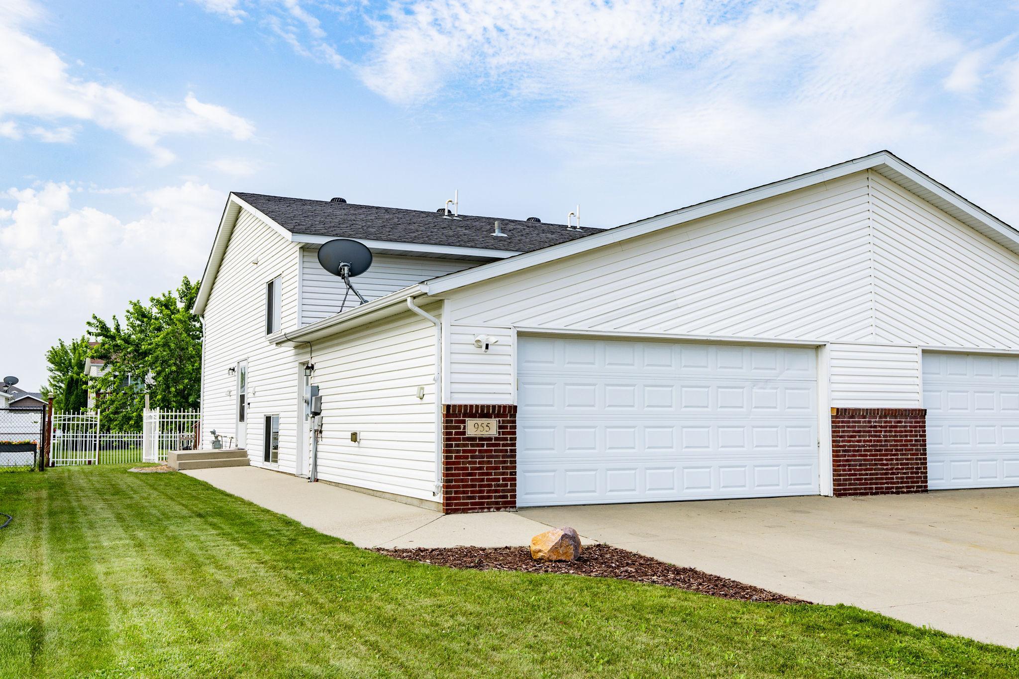 1st image of 955 42nd Ave W, West Fargo, ND 58078 | MLS# 7112152