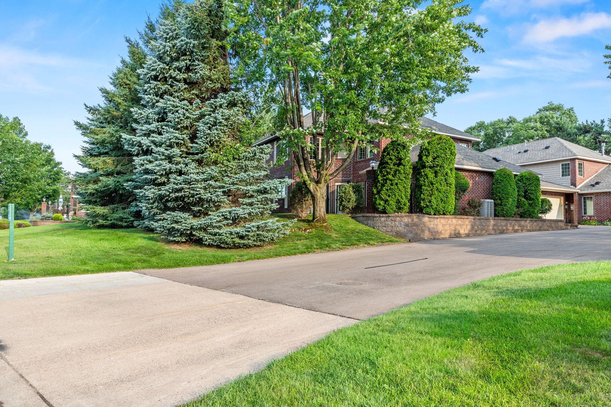 2nd image of 1518 Hunter Hill Rd, Hudson, WI 54016 | MLS# 7112160