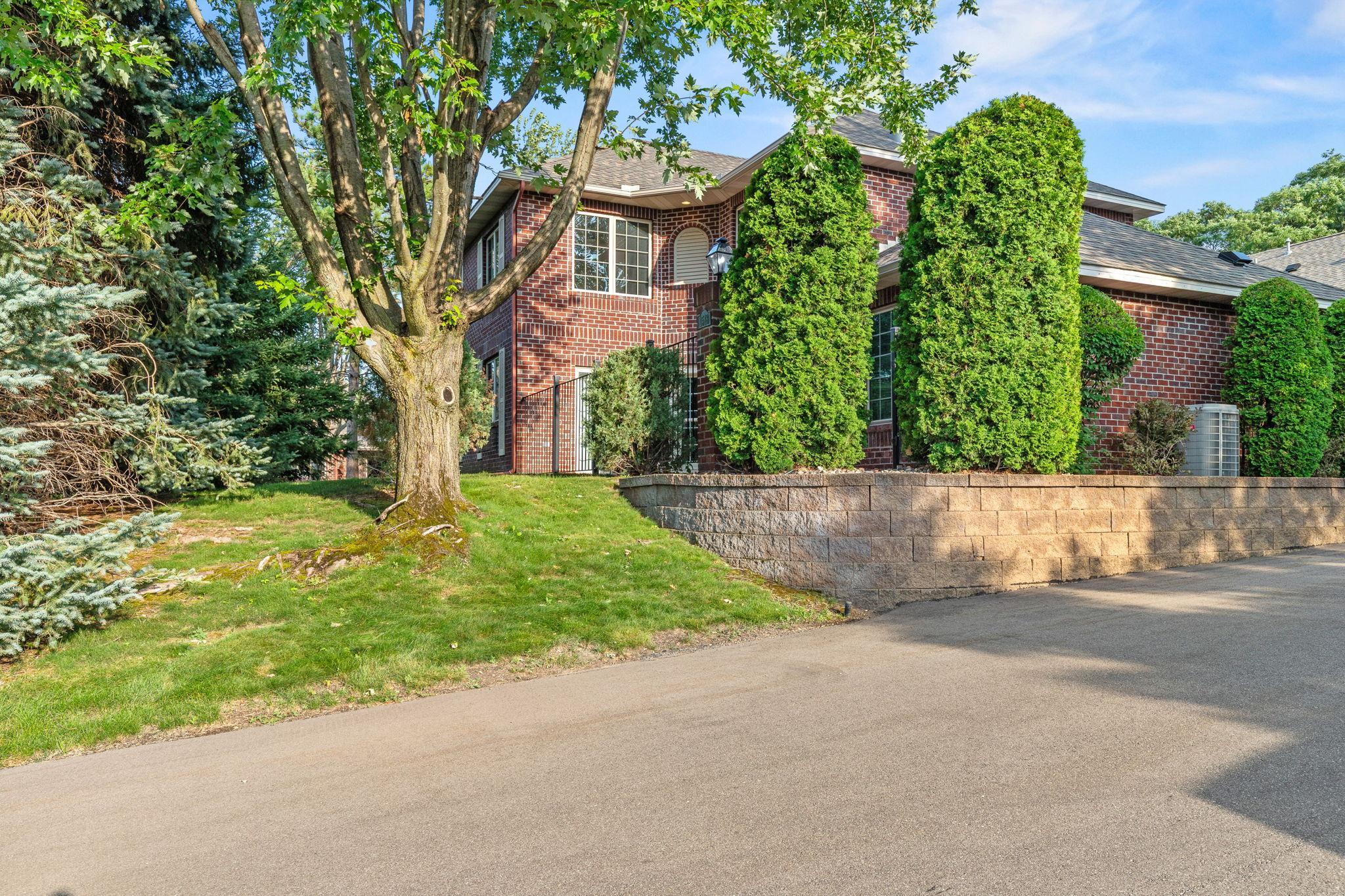 3rd image of 1518 Hunter Hill Rd, Hudson, WI 54016 | MLS# 7112160