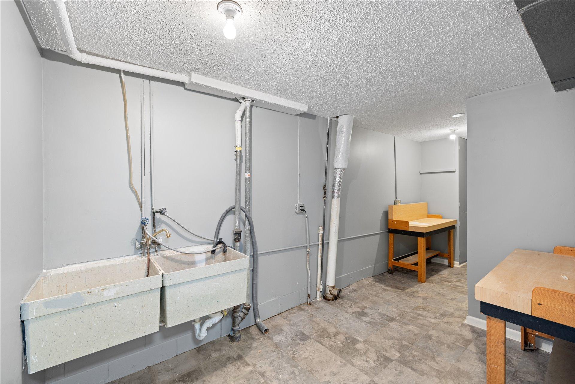 33rd image of 8941 48th Ave N, New Hope, MN 55428 | MLS# 7112183