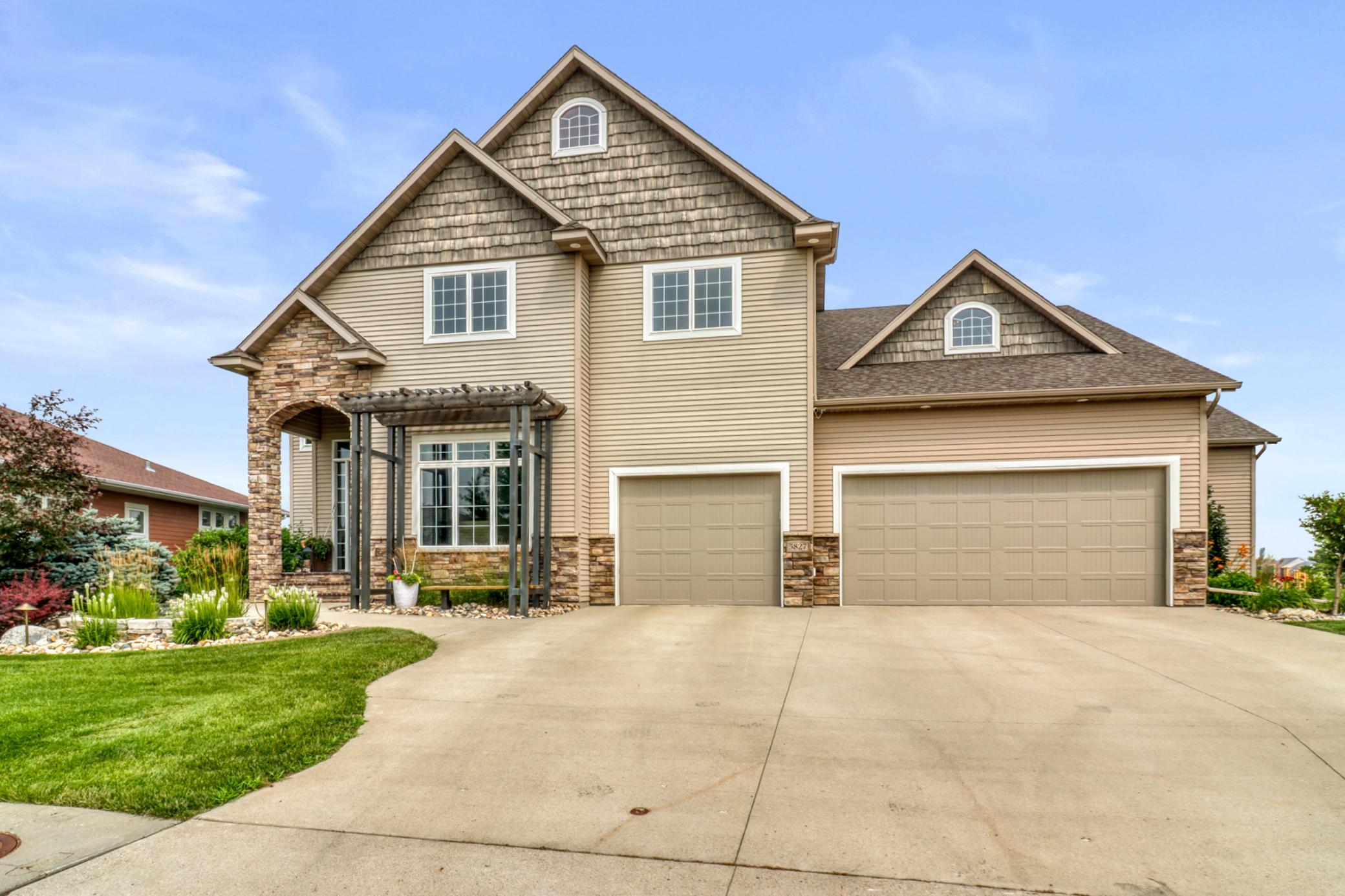 2nd image of 5827 Silverleaf Dr S, Fargo, ND 58104 | MLS# 7112188