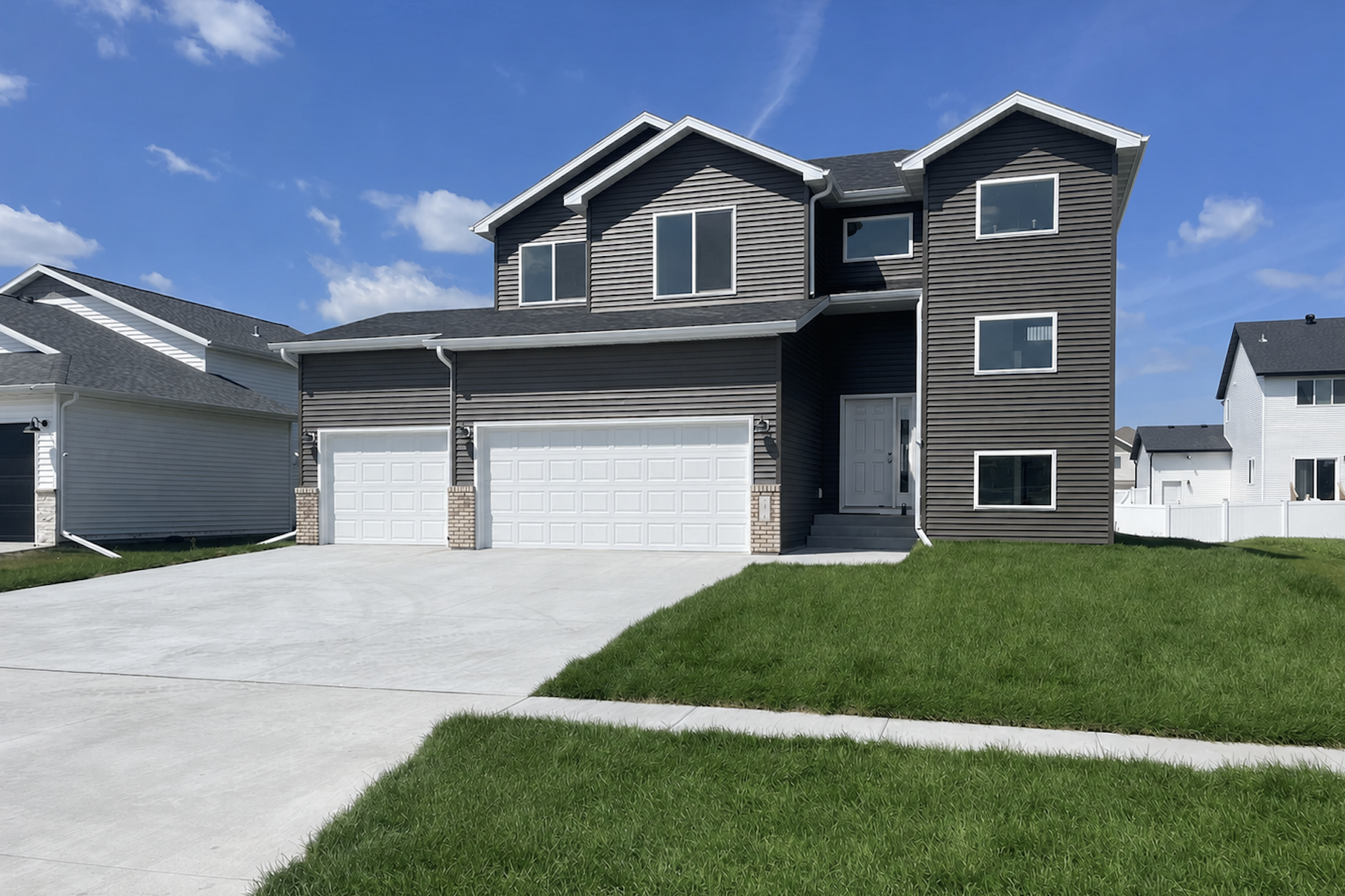 2nd image of 5816 James Dr W, West Fargo, ND 58078 | MLS# 7112269