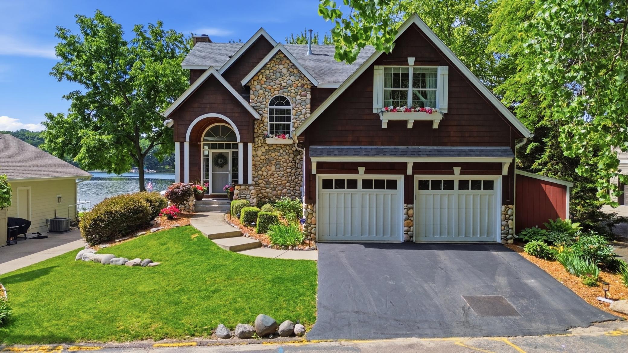 2nd image of 9247 Lake Riley Blvd, Chanhassen, MN 55317 | MLS# 7112274