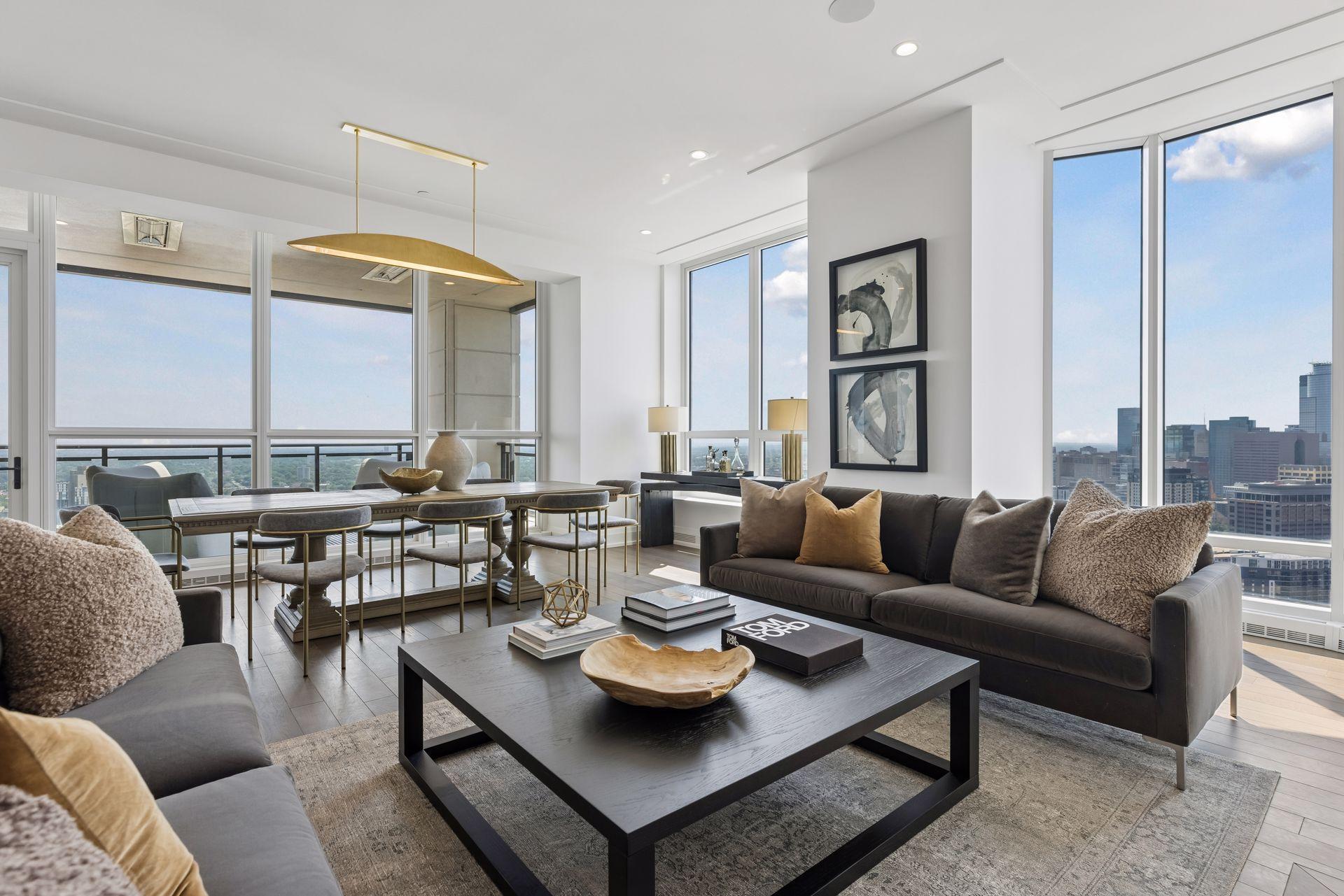 3rd image of 1111 W River Pkwy #34B, Minneapolis, MN 55415 | MLS# 7112283