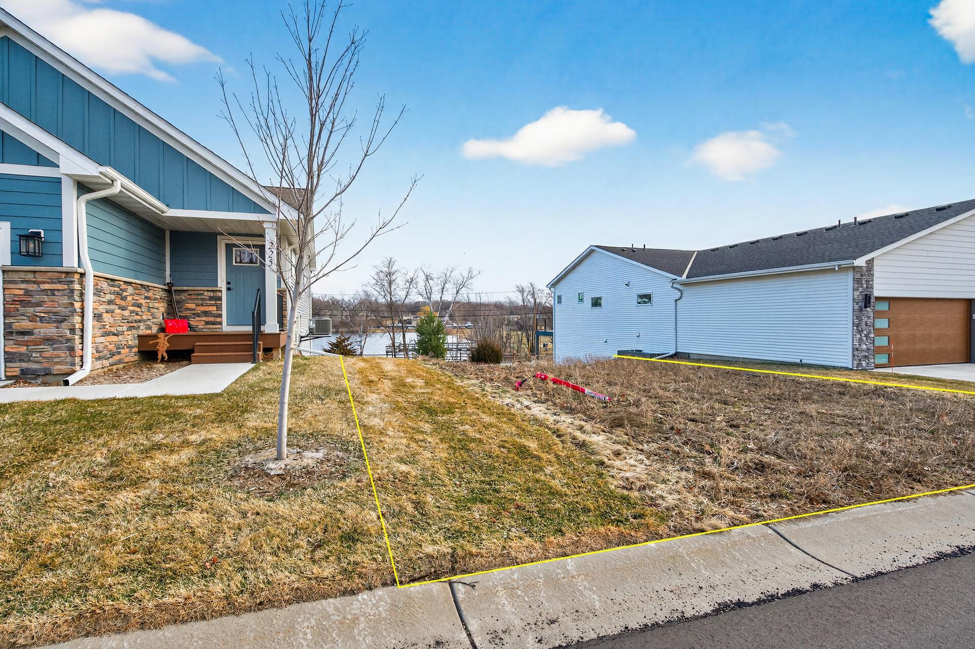 4th image of 221 Mccarrons Pl W, Saint Paul, MN 55113 | MLS# 7112300