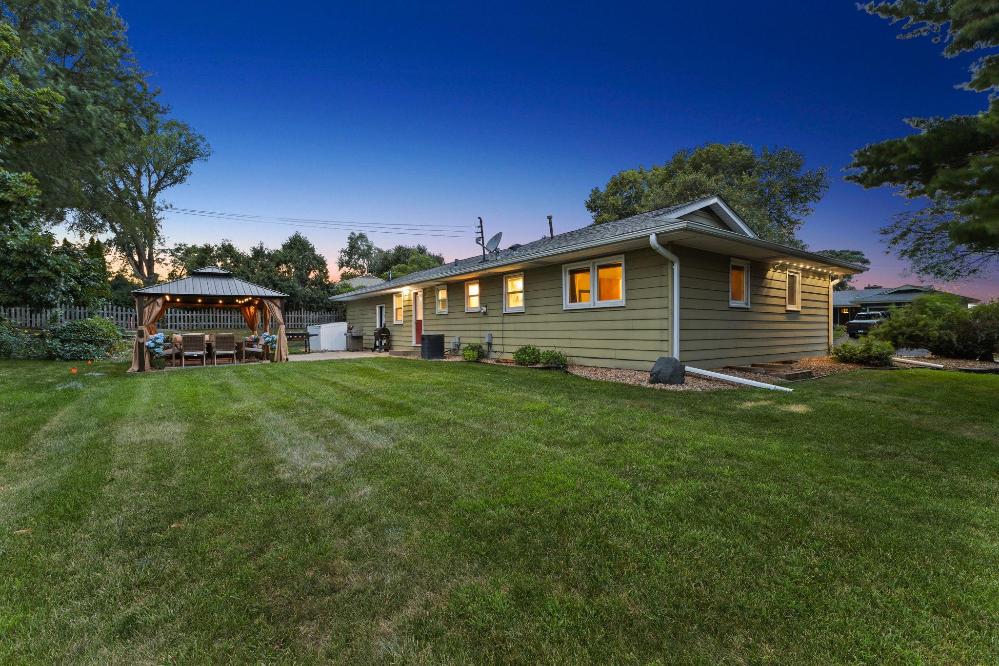 3rd image of 784 Creek Ave, Mendota Heights, MN 55120 | MLS# 7112305