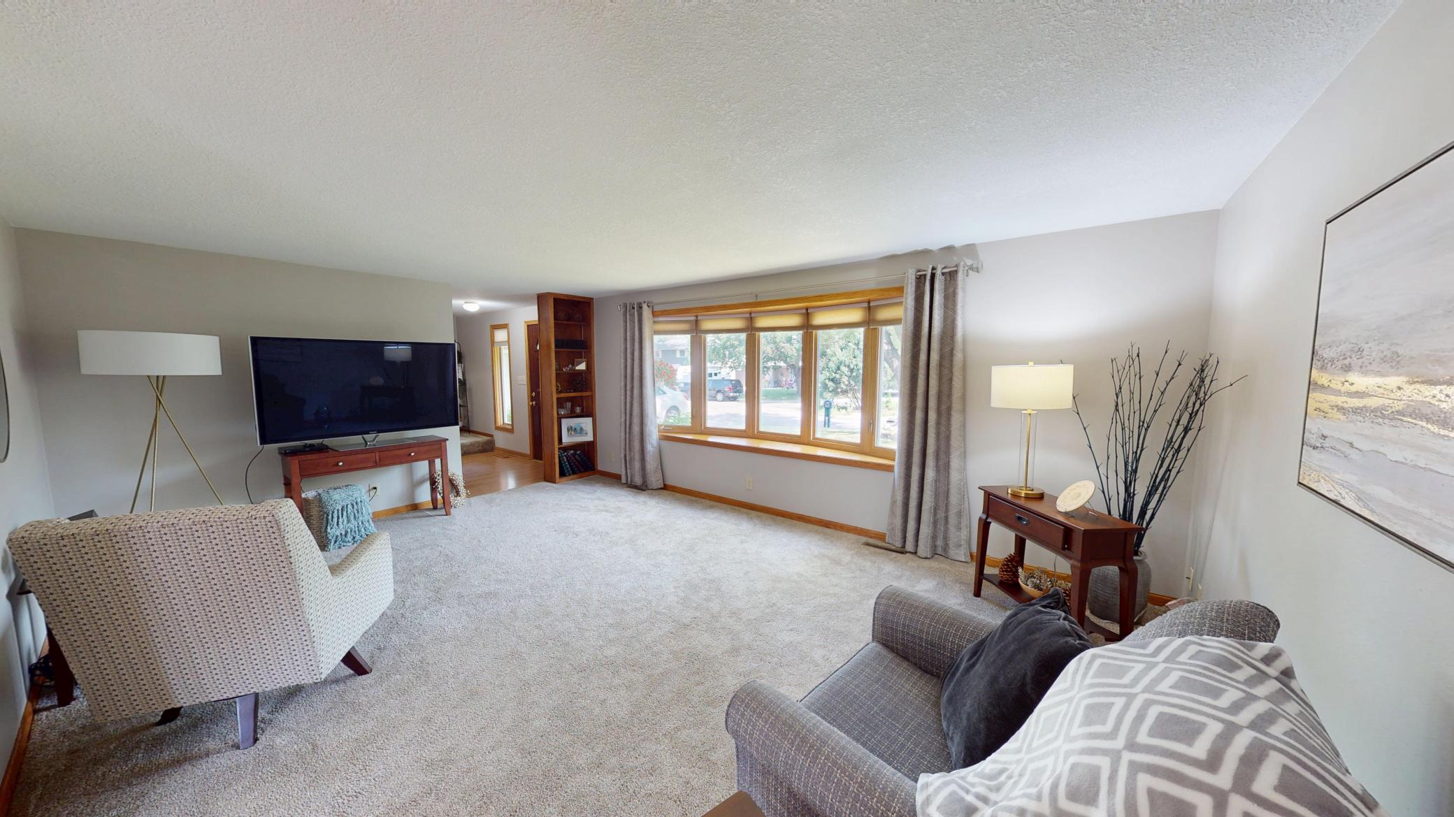 5th image of 826 Minnie Maddern St, Albert Lea, MN 56007 | MLS# 7112335