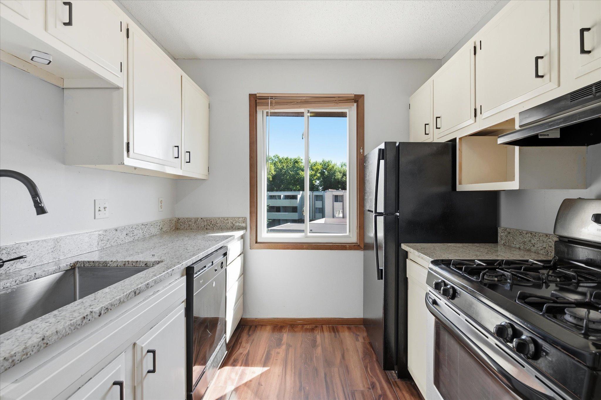 3rd image of 10840 Rockford Rd #309, Plymouth, MN 55442 | MLS# 7112407