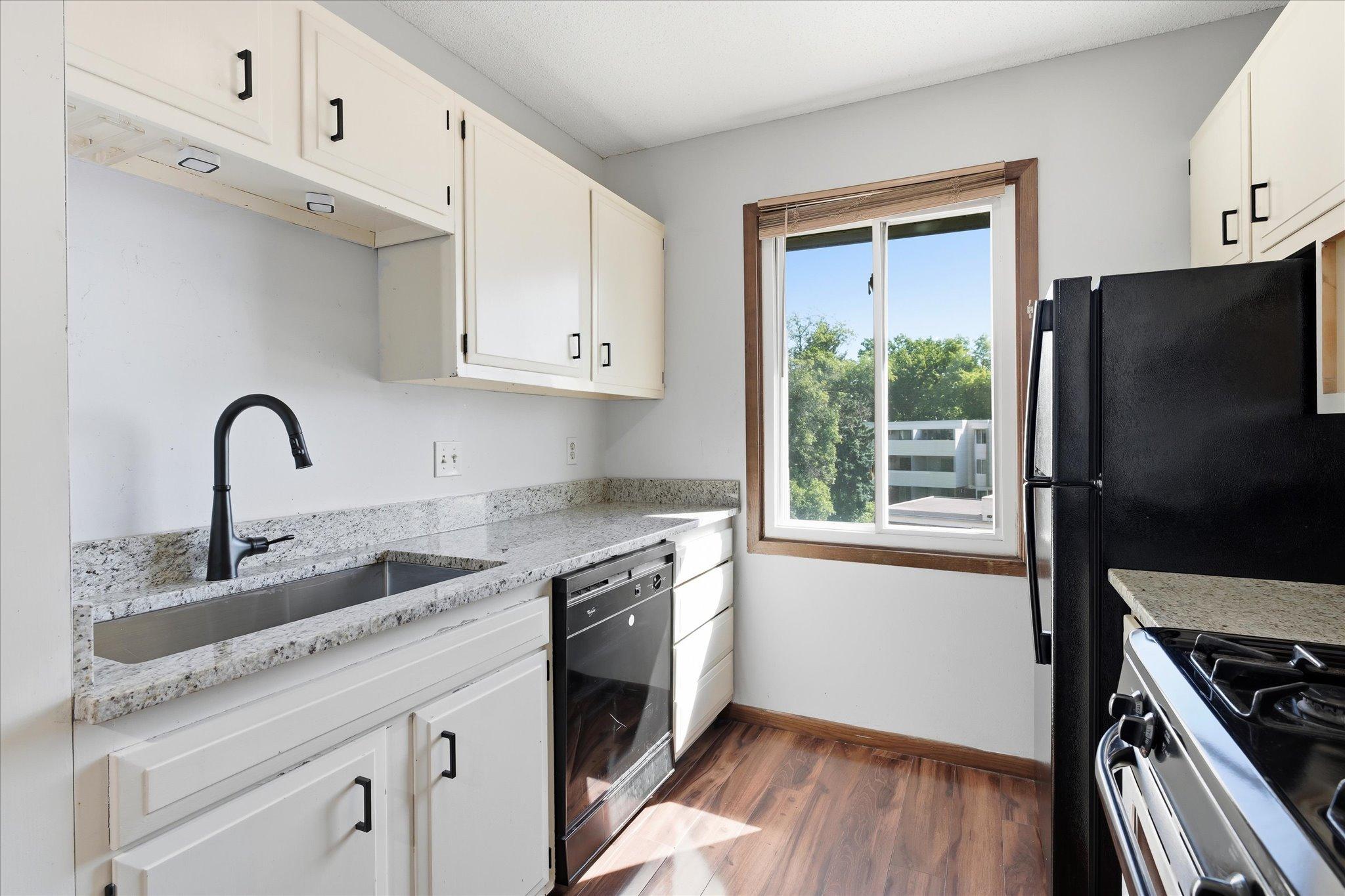 2nd image of 10840 Rockford Rd #309, Plymouth, MN 55442 | MLS# 7112407