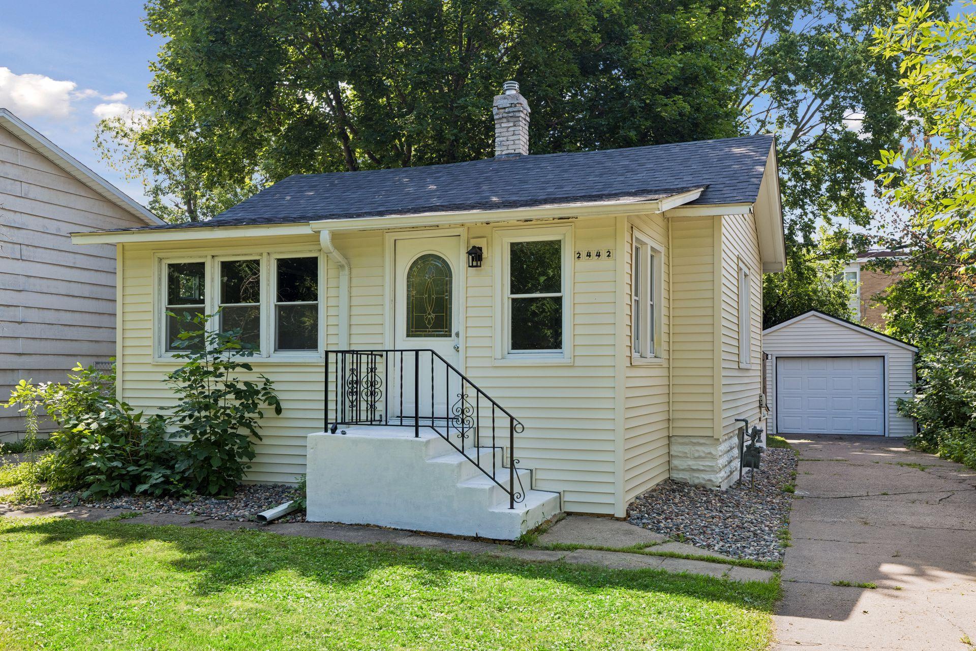 1st image of 2442 Stewart Ave, Saint Paul, MN 55116 | MLS# 7112441