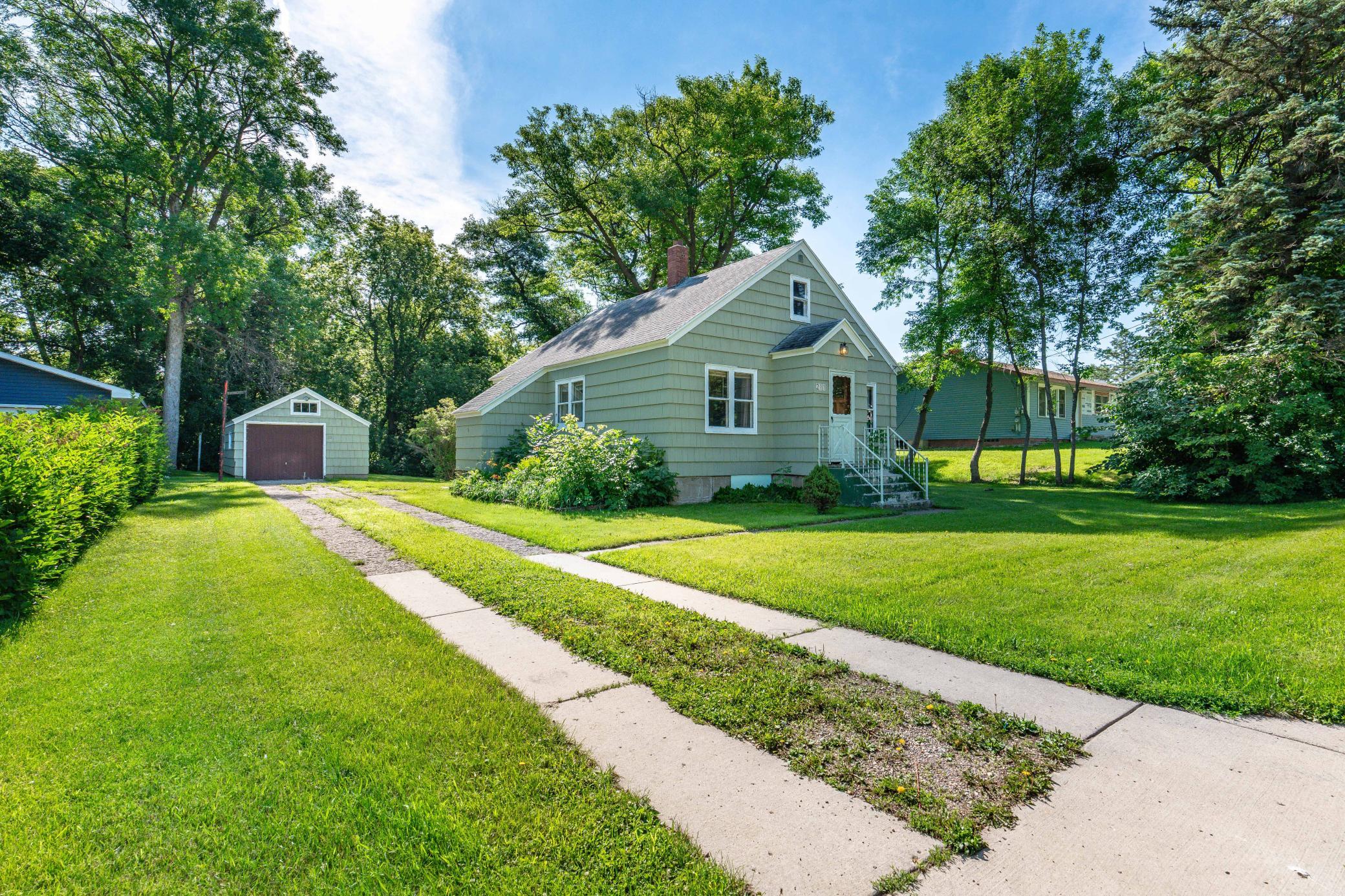 2nd image of 211 5th St Se, Pelican Rapids, MN 56572 | MLS# 7112509