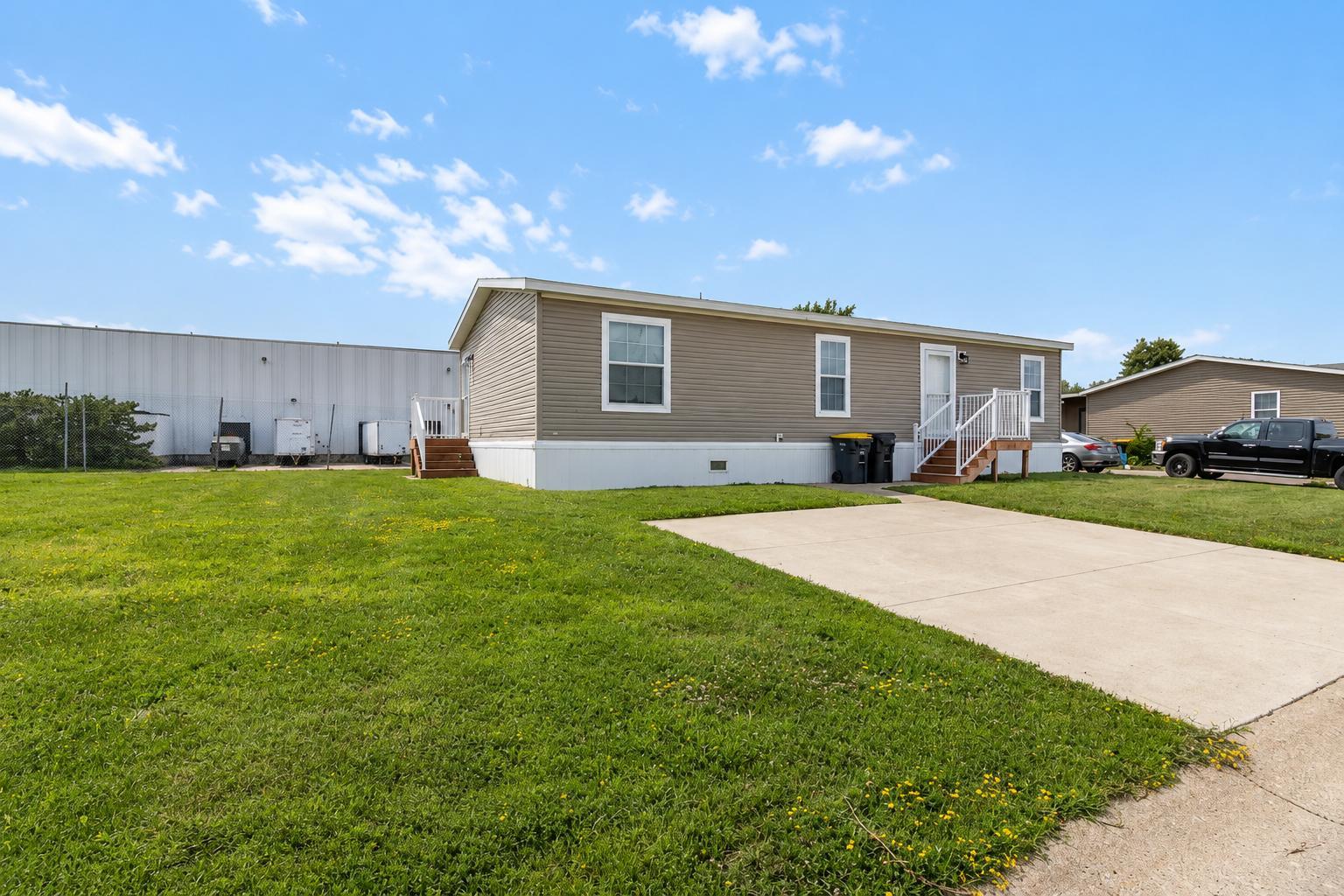 1st image of 2095 Lancelot Ln, North Mankato, MN 56003 | MLS# 7112584