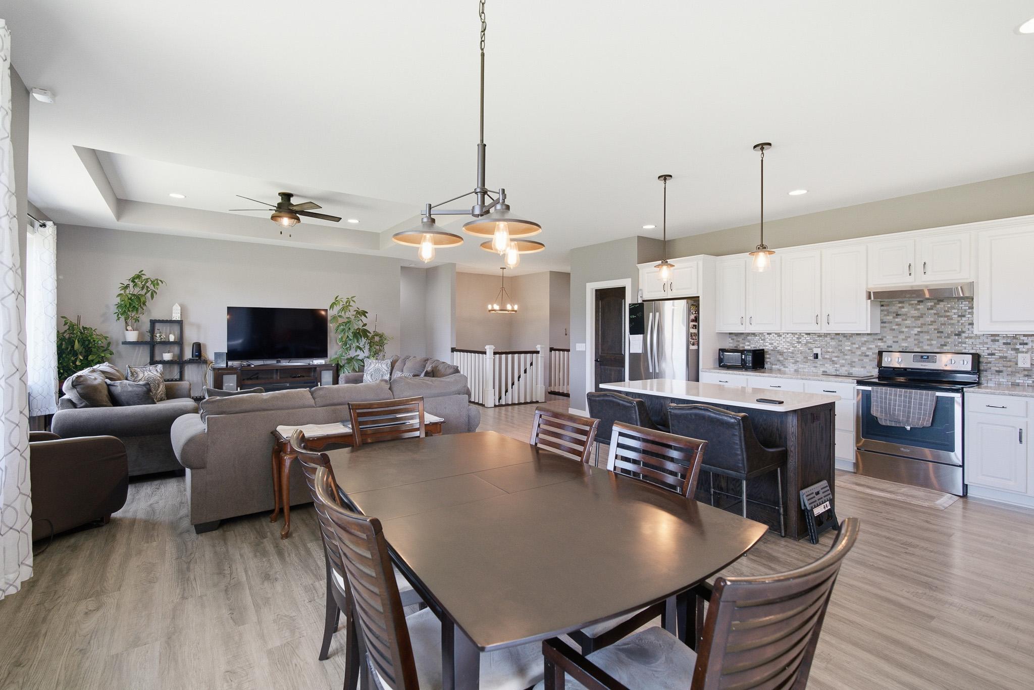 3rd image of 820 Fieldcrest Dr, Mankato, MN 56001 | MLS# 7112632