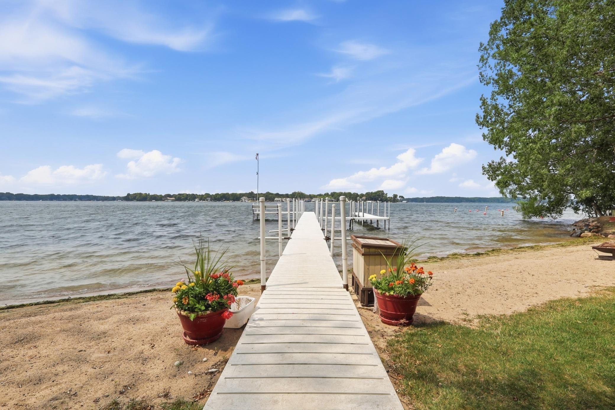 1st image of 6 1st St, Excelsior, MN 55331 | MLS# 7112687