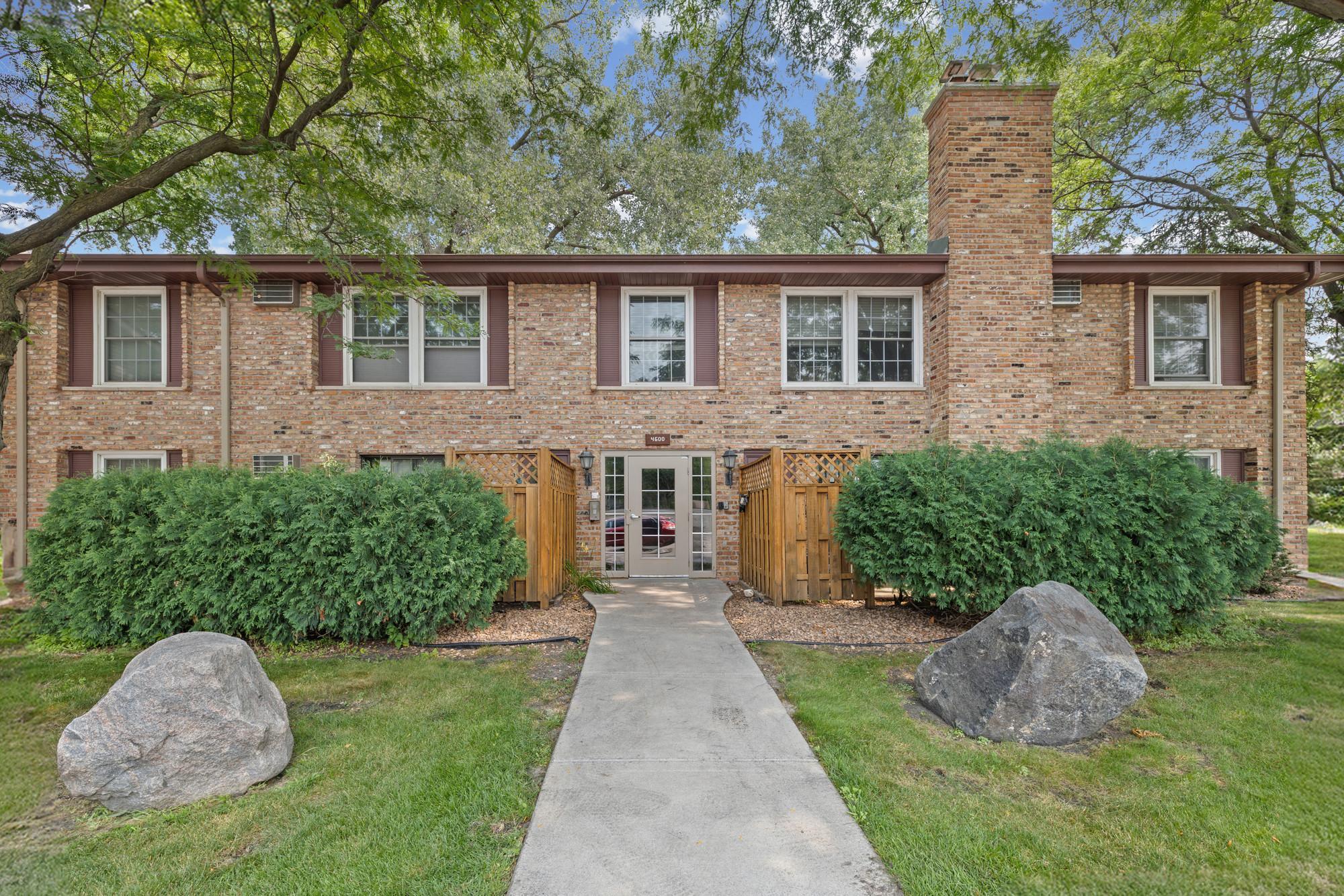 2nd image of 4600 Cedar Lake Rd S #2, Saint Louis Park, MN 55416 | MLS# 7112716