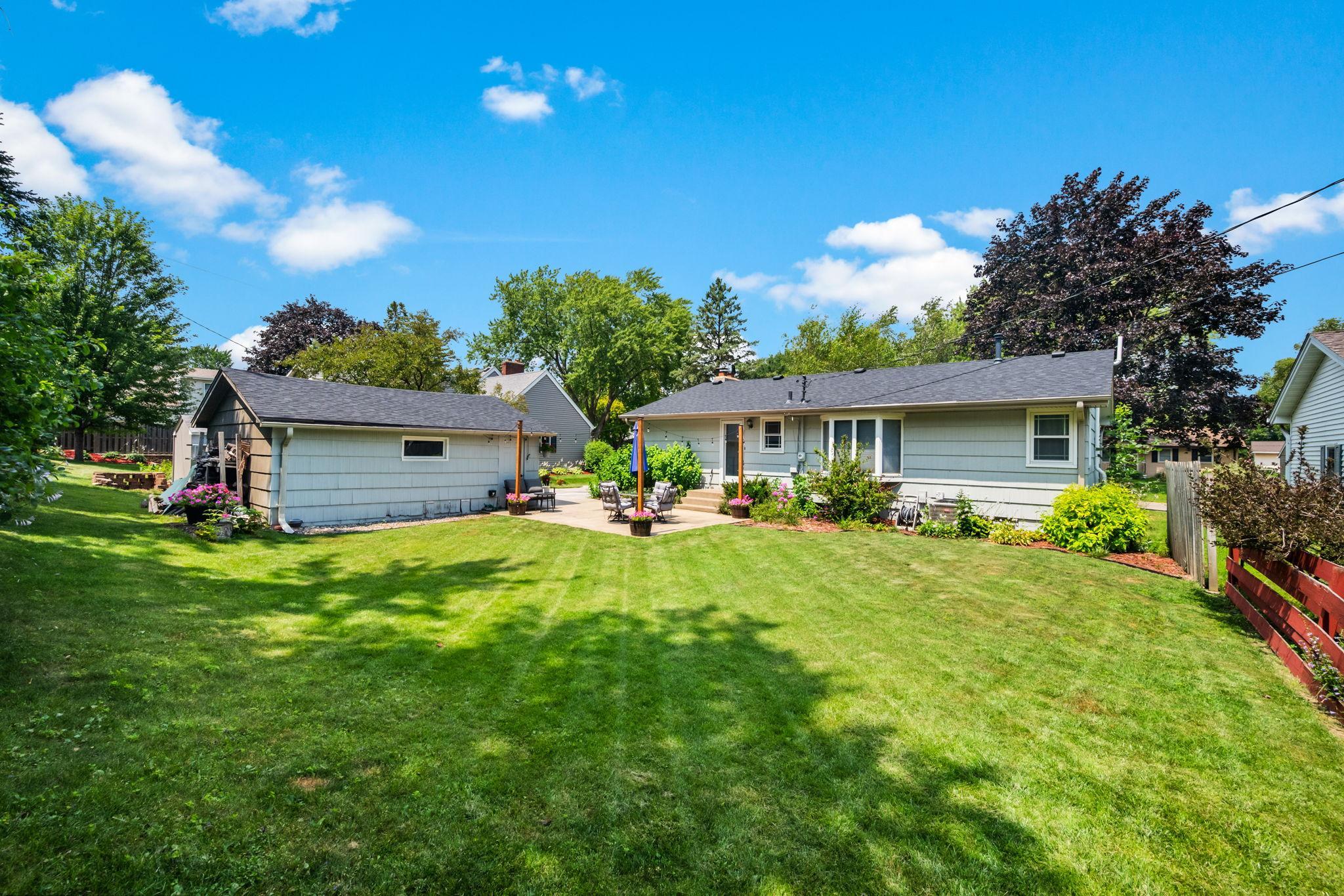 3rd image of 8117 33Rd Pl N, Crystal, MN 55427 | MLS# 7112734