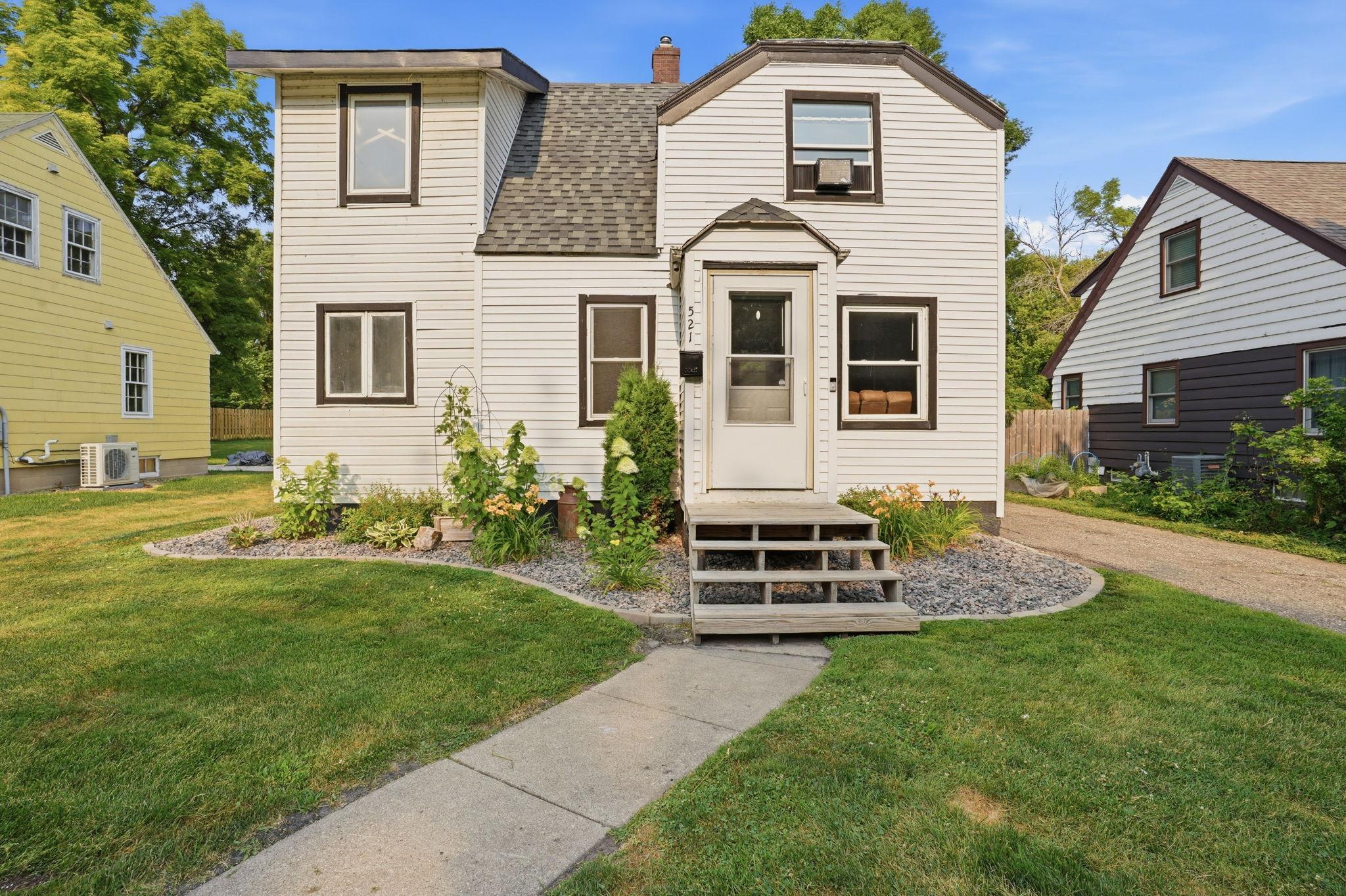 1st image of 521 9th St Nw, Willmar, MN 56201 | MLS# 7112744