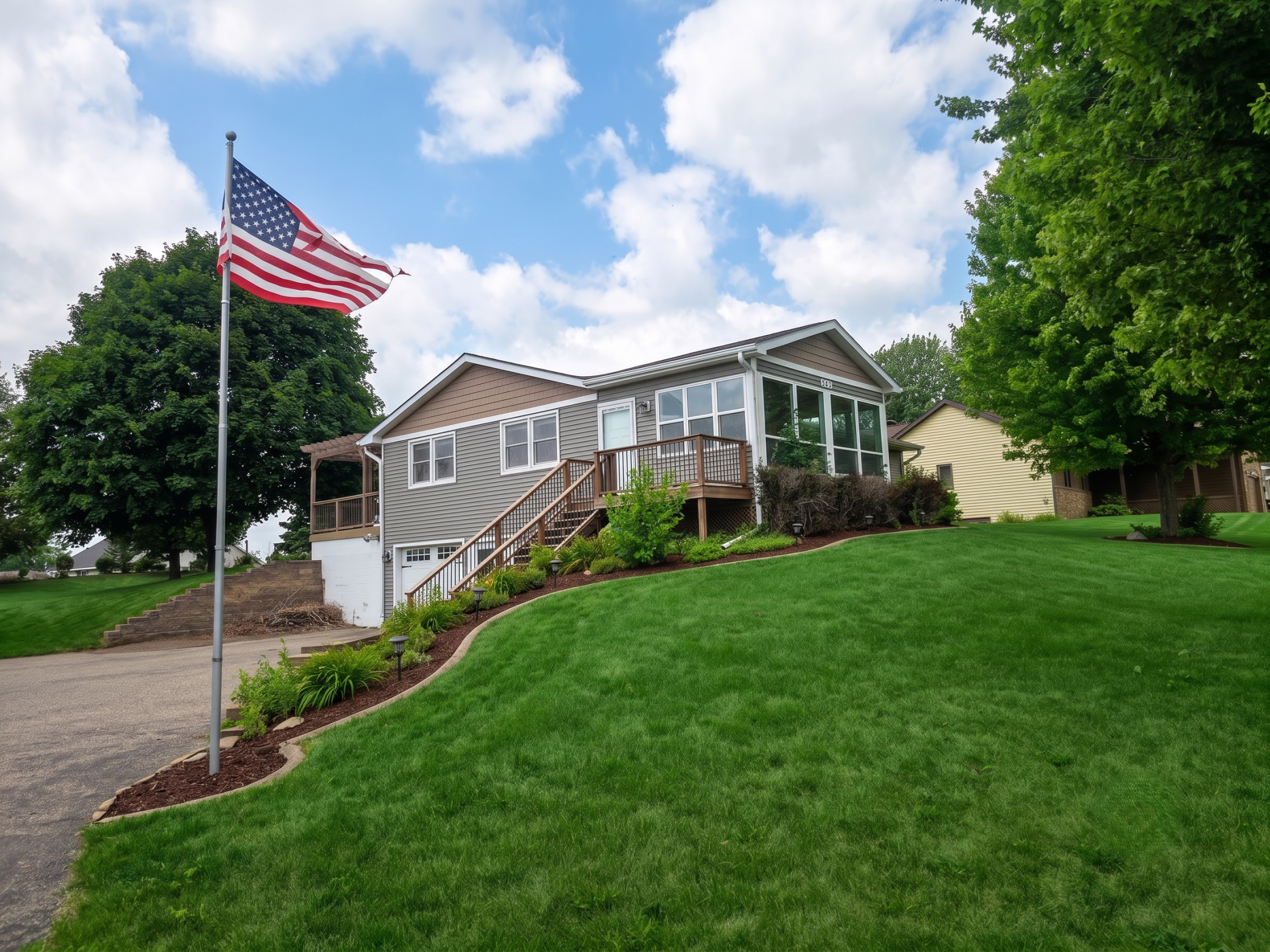 1st image of 20483 Hamburg Ave, Lakeville, MN 55044 | MLS# 7112789