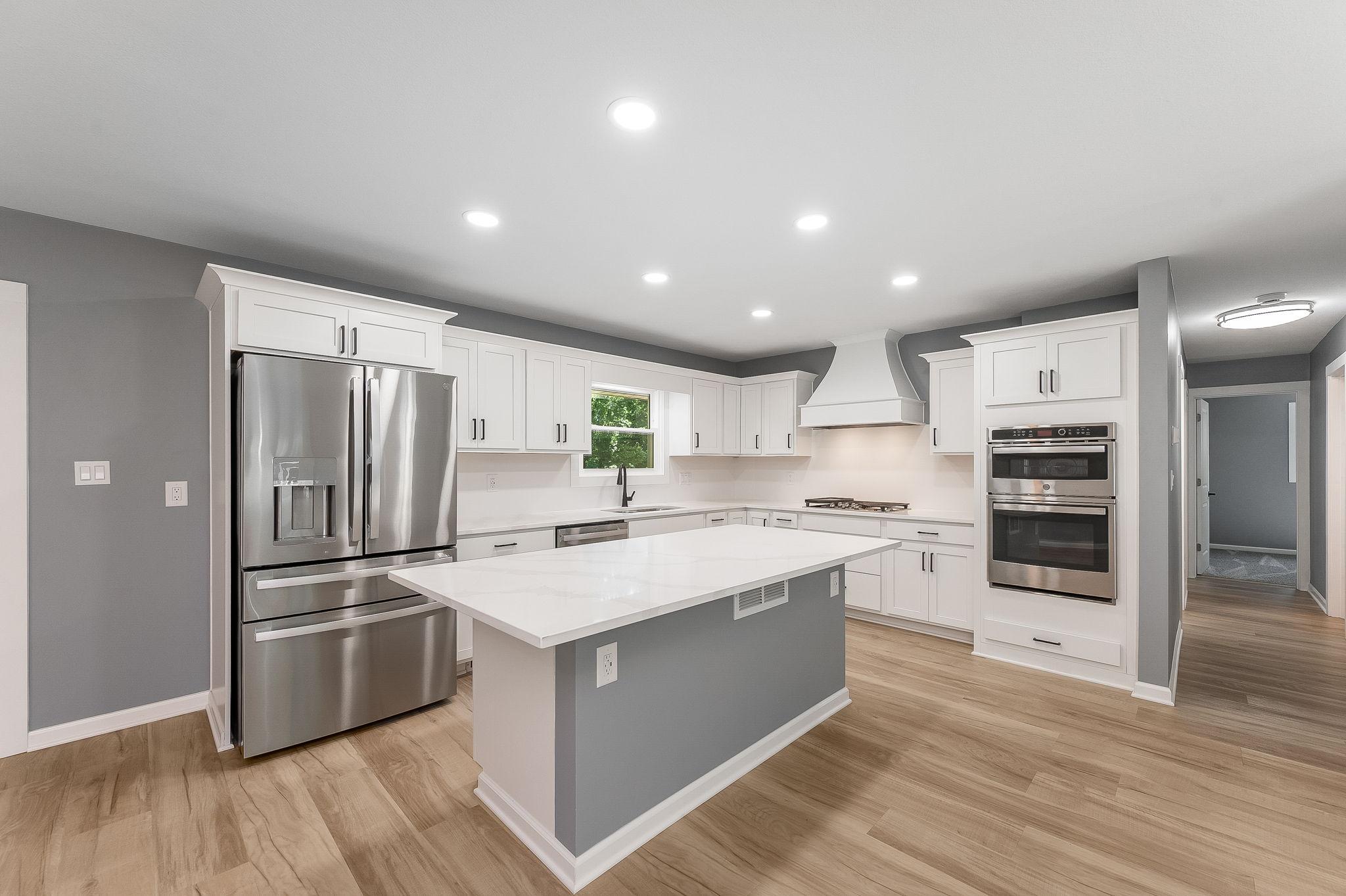 2nd image of 300 Viking Dr, Mankato, MN 56001 | MLS# 7112800