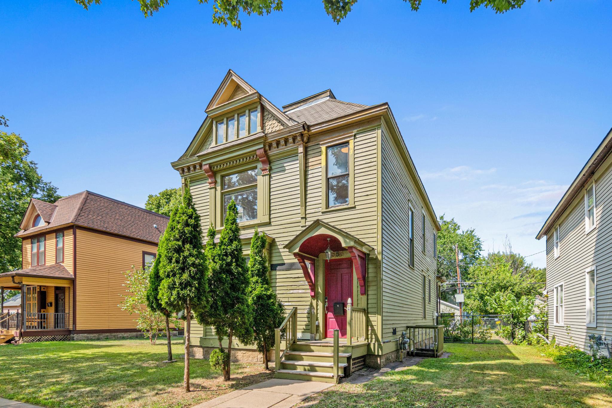 2nd image of 553 Sherburne Ave, Saint Paul, MN 55103 | MLS# 7112835