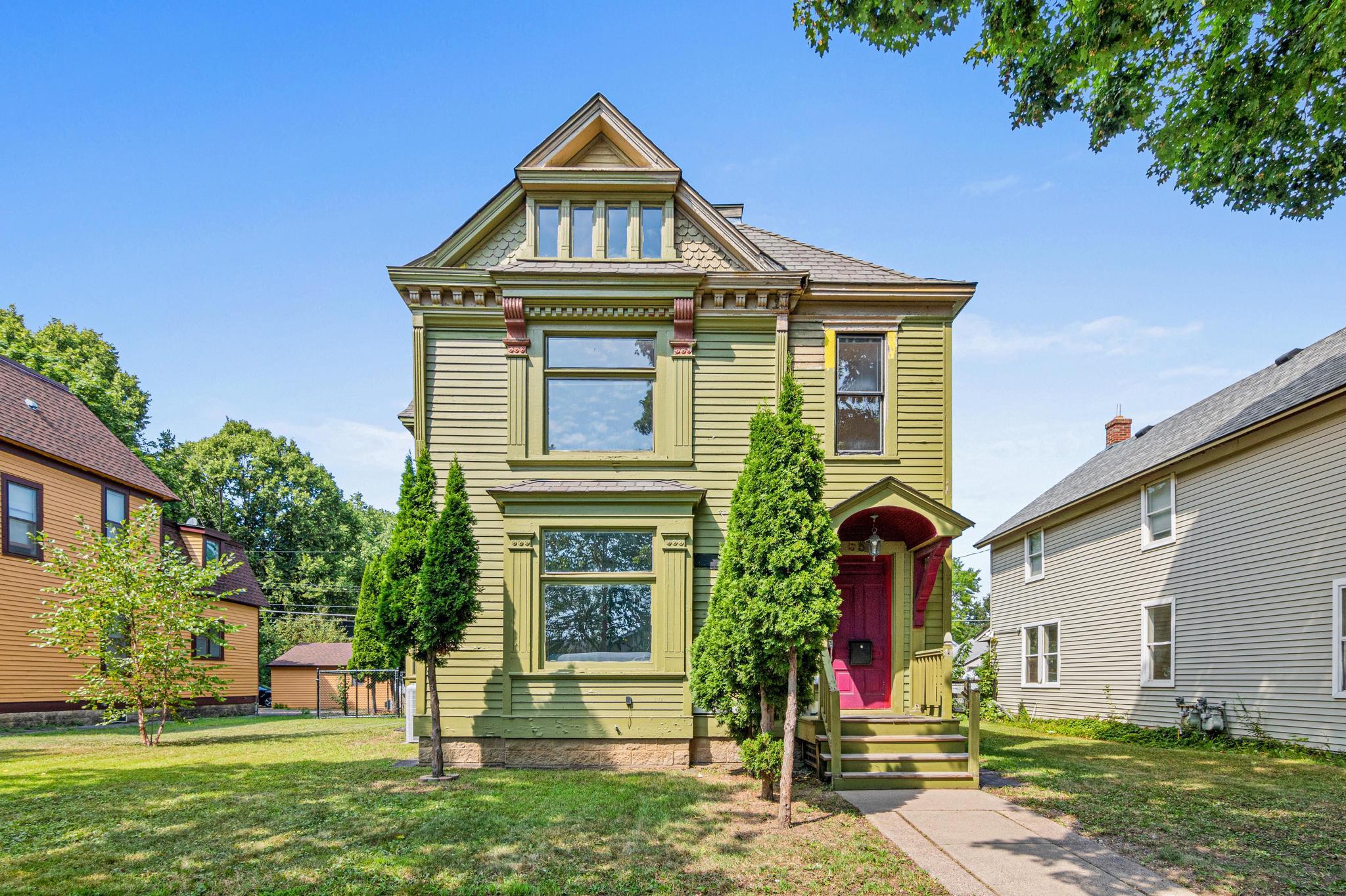 1st image of 553 Sherburne Ave, Saint Paul, MN 55103 | MLS# 7112835