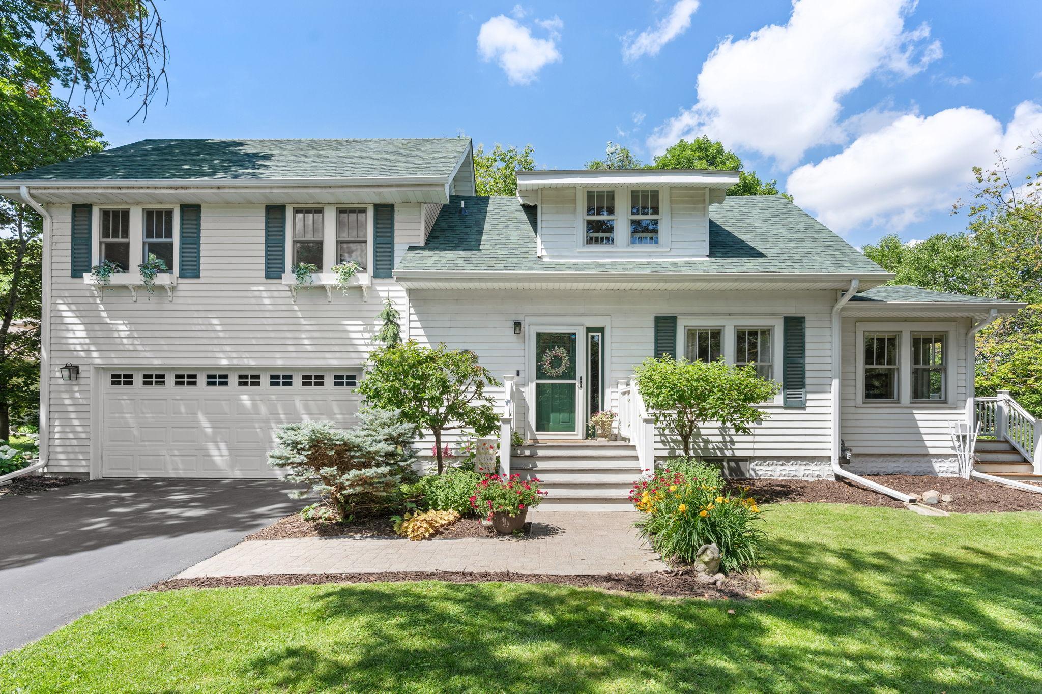 1st image of 17920 20th Ave N, Minneapolis, MN 55447 | MLS# 7112867