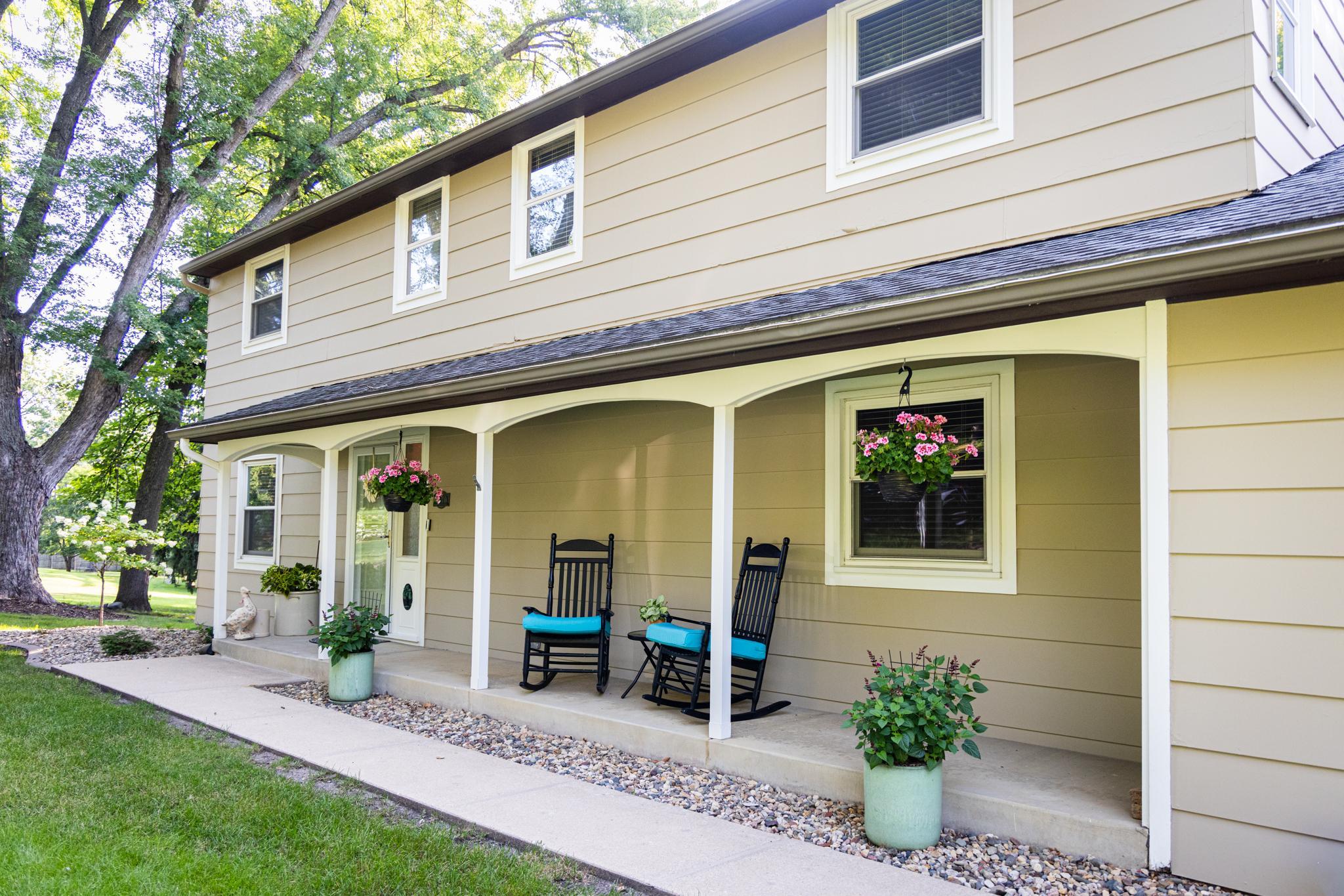 1st image of 1440 Woodland Dr Sw, Rochester, MN 55902 | MLS# 7112905